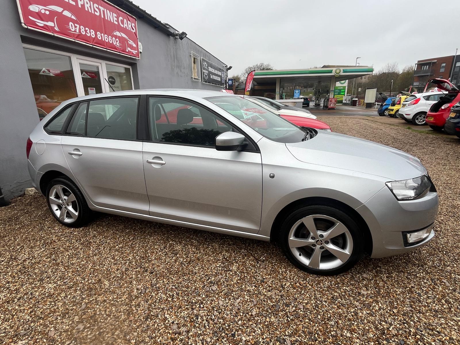 
								Skoda Rapid Spaceback full									