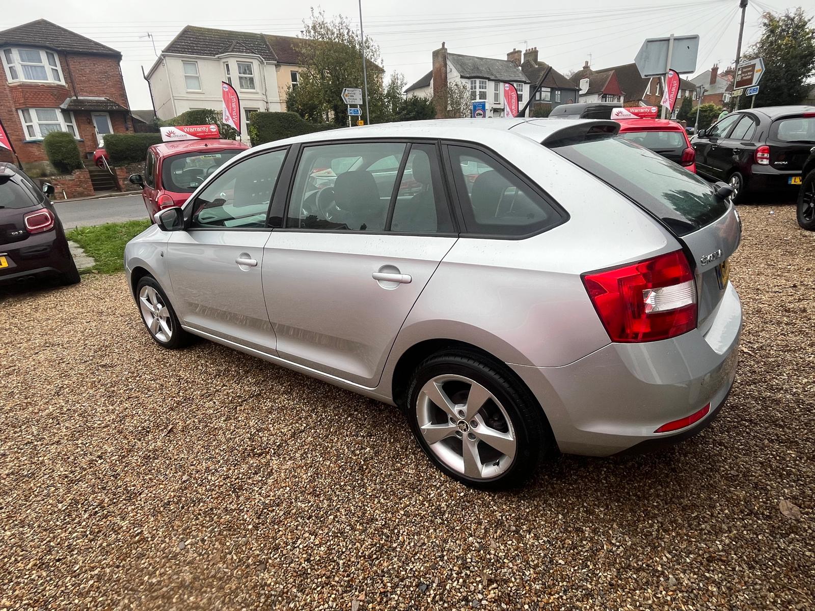 
								Skoda Rapid Spaceback full									