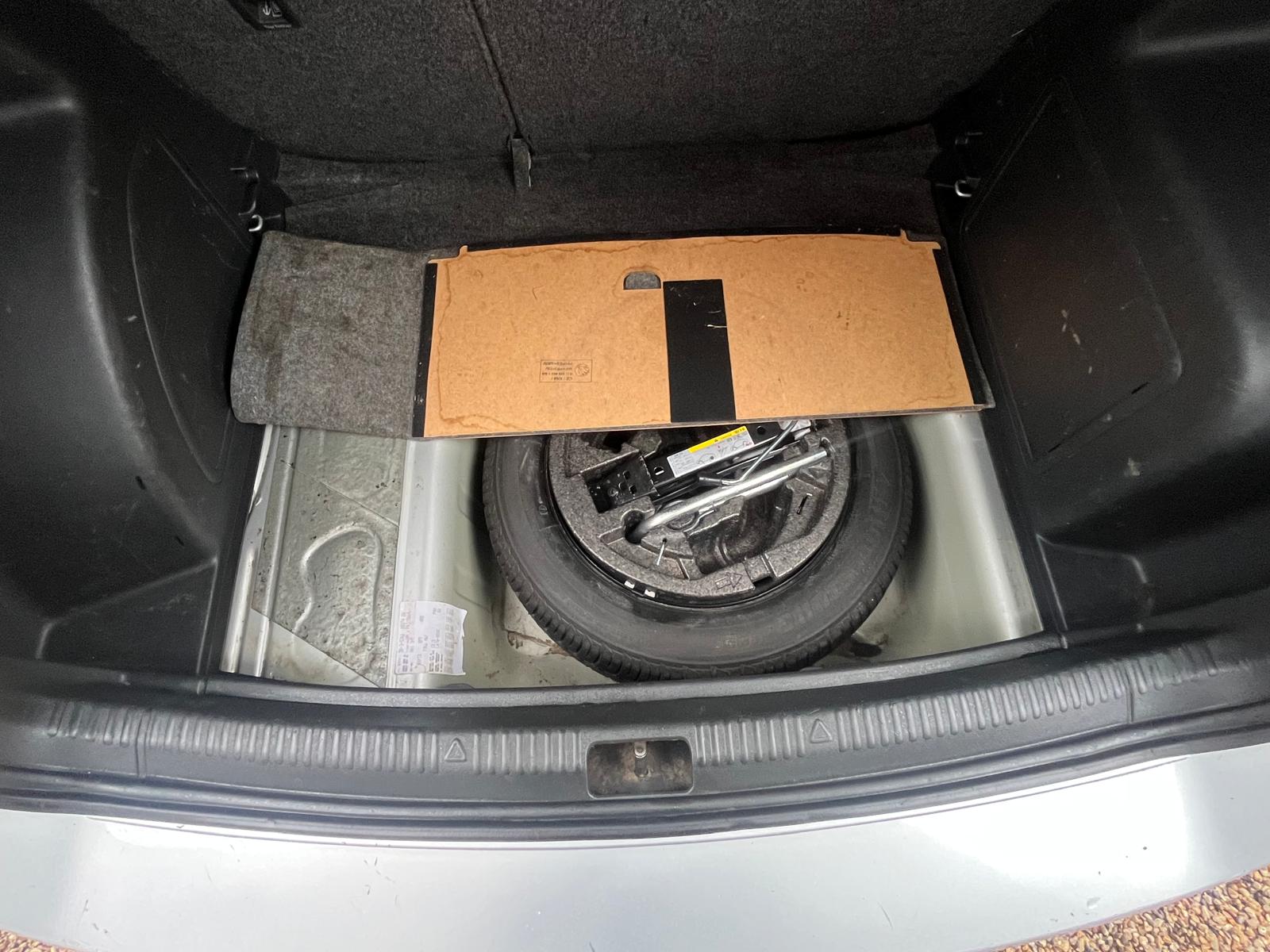 
								Skoda Rapid Spaceback full									