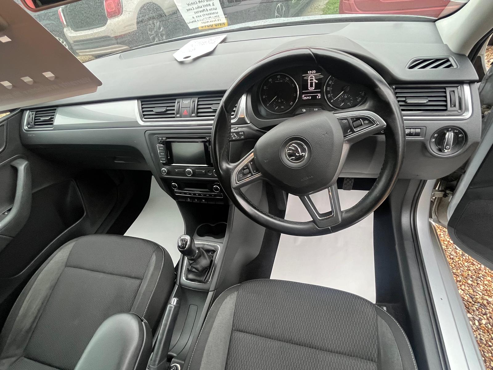 
								Skoda Rapid Spaceback full									