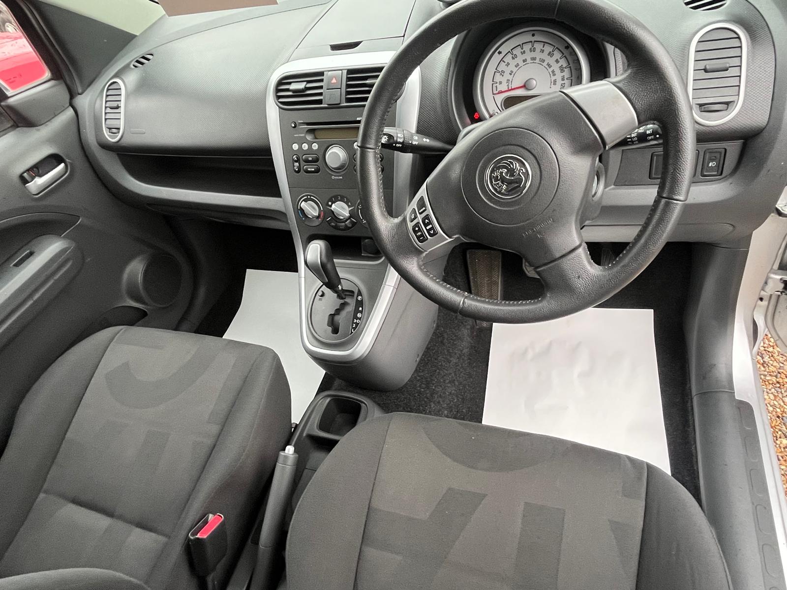 
								Toyota Auris 1.6 full									