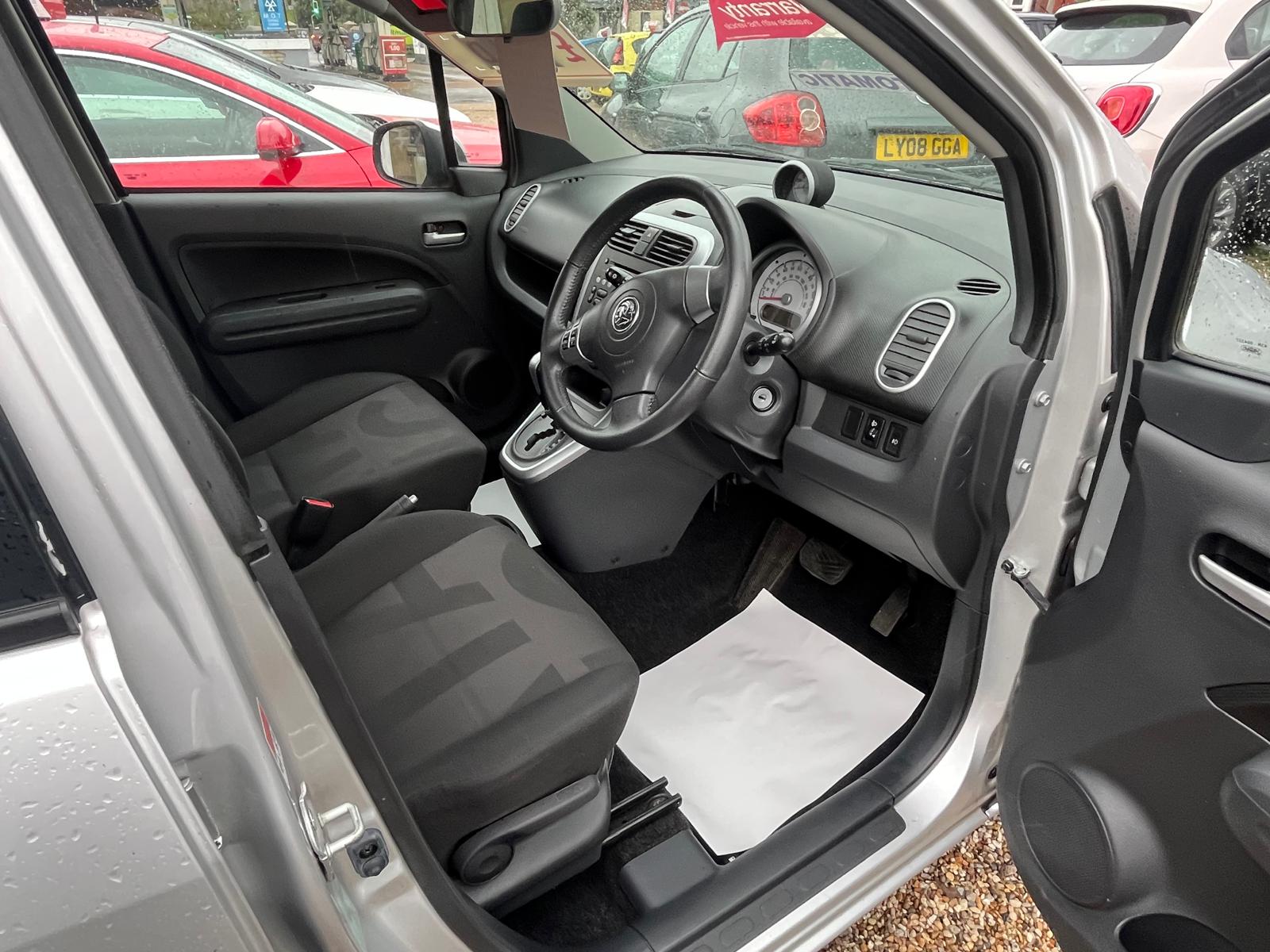 
								Vauxhall Agila full									