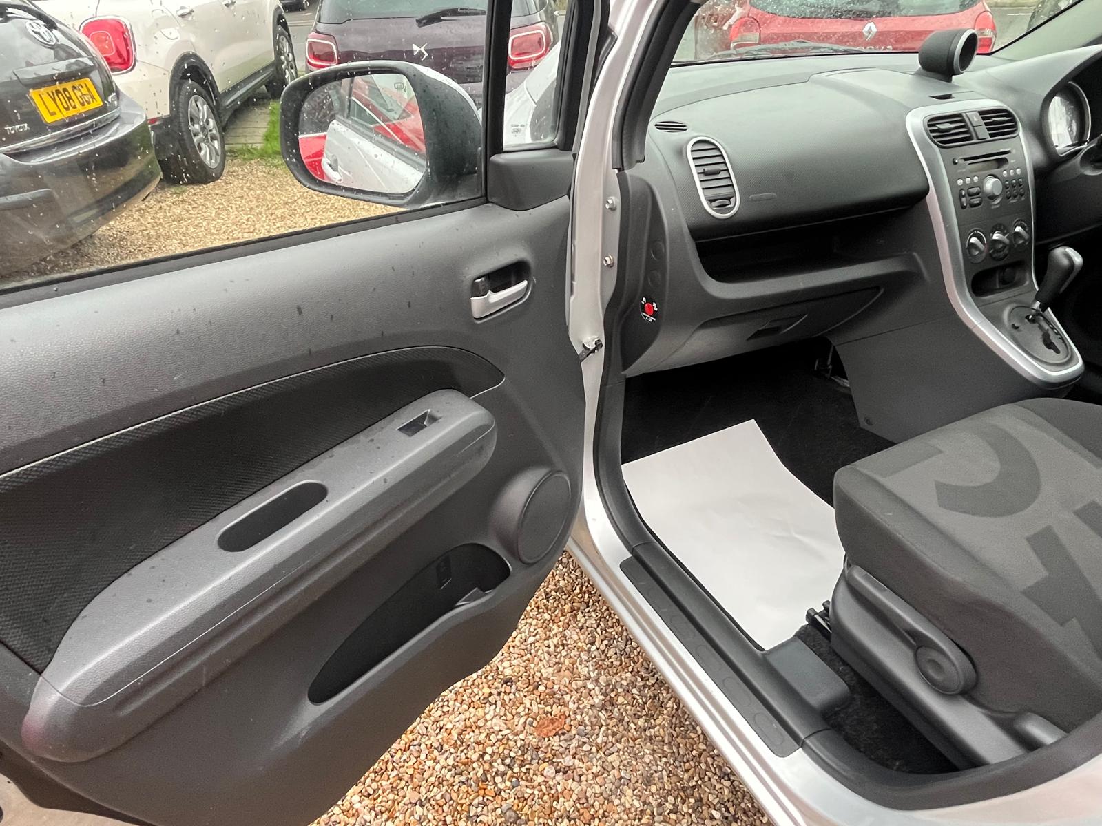 
								Vauxhall Agila full									