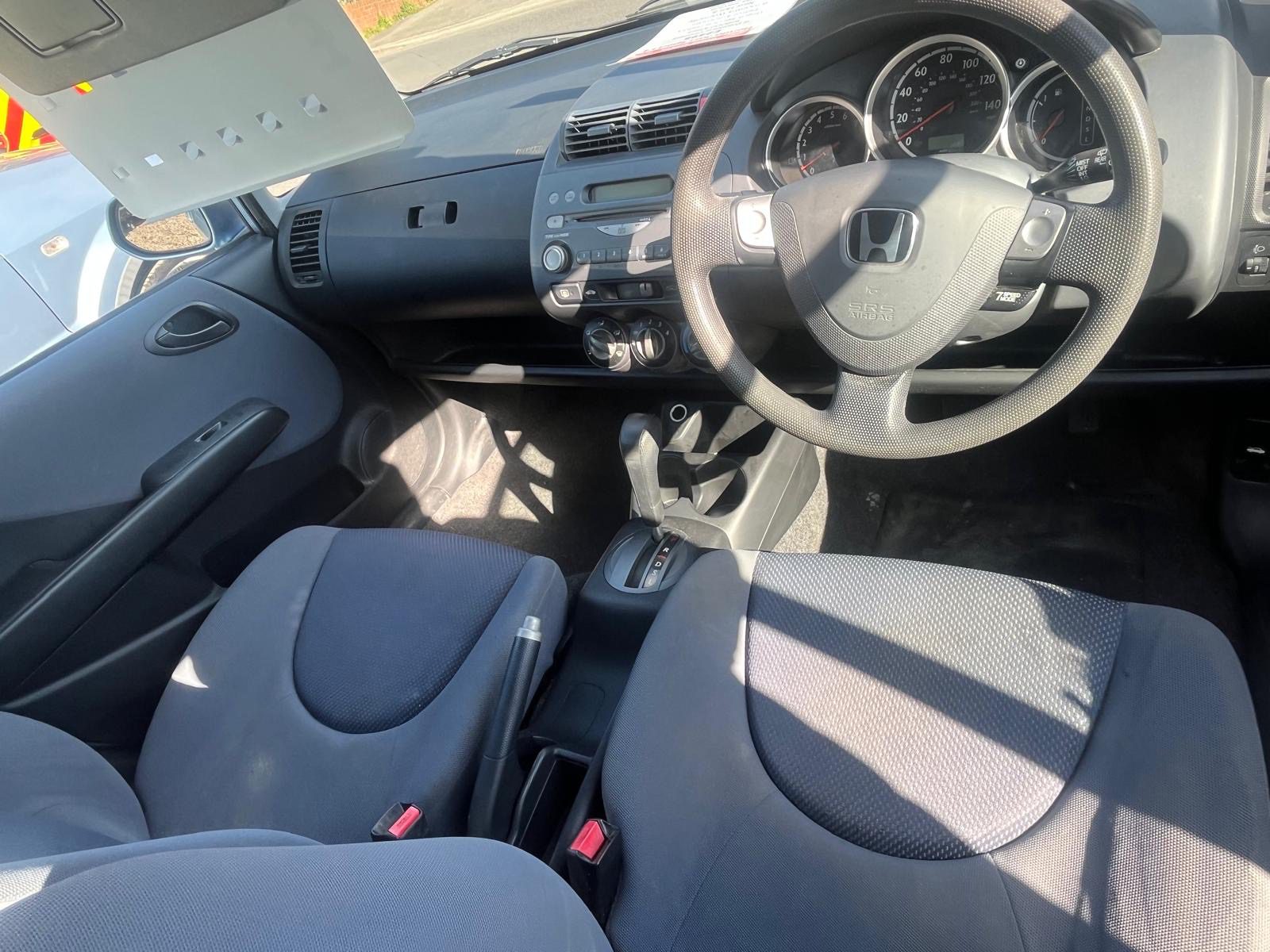 
								Honda Jazz Sport full									