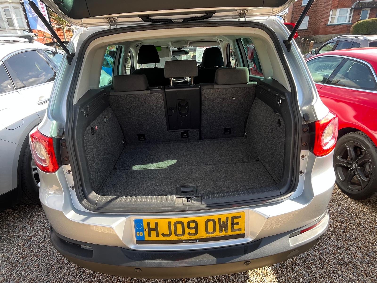 
								Volkswagen Tiguan Sport TDi full									