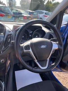 
								Ford B Max Zetec Turbo full									