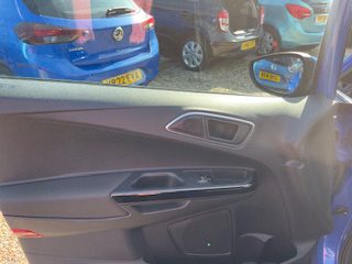 
								Ford B Max Zetec Turbo full									