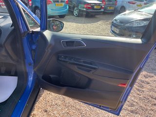 
								Ford B Max Zetec Turbo full									