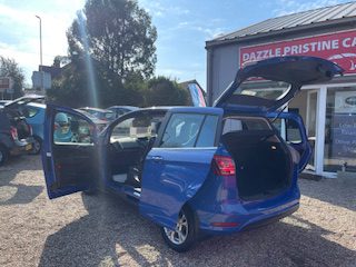 
								Ford B Max Zetec Turbo full									