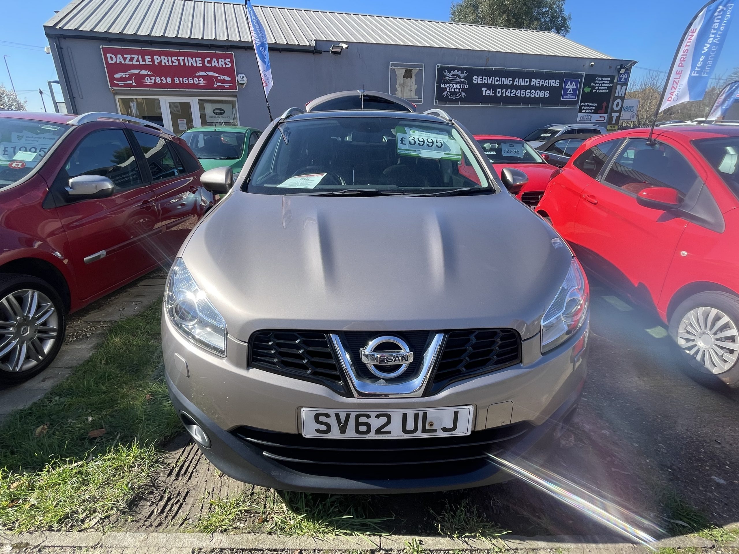 
								Nissan Qashqai full									
