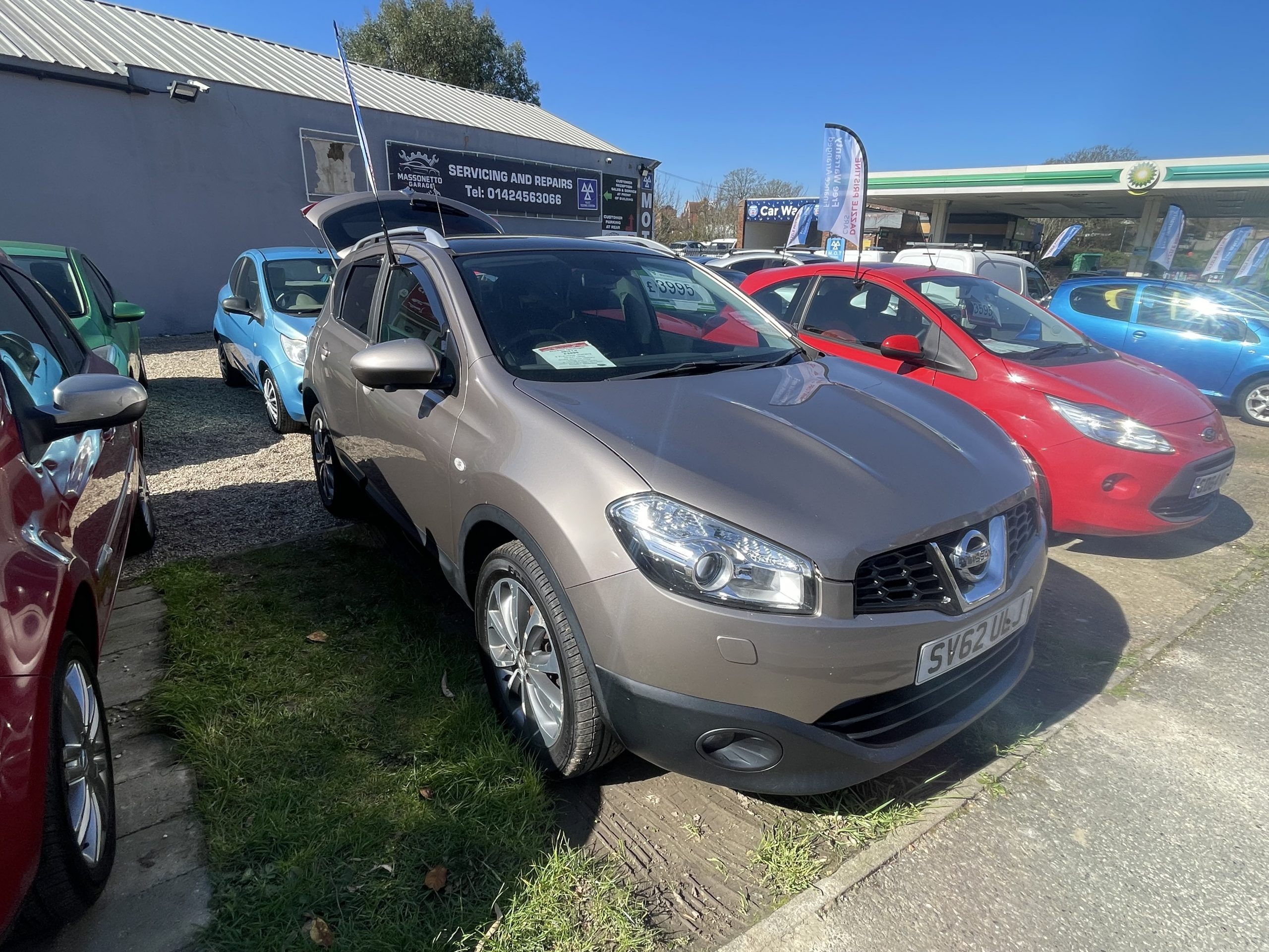 
								Nissan Qashqai full									