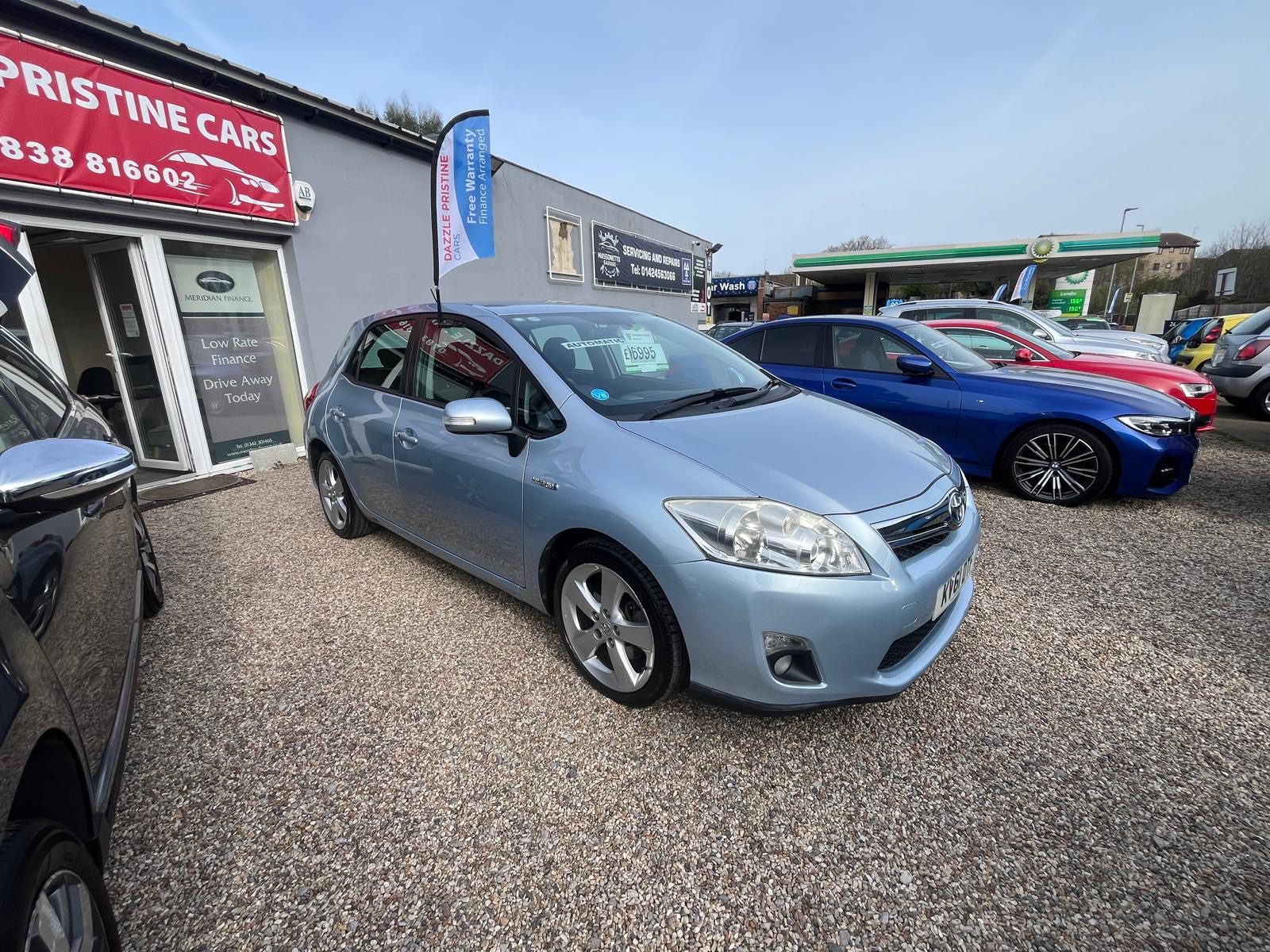 
								Toyota Auris Hybrid T Spirit full									