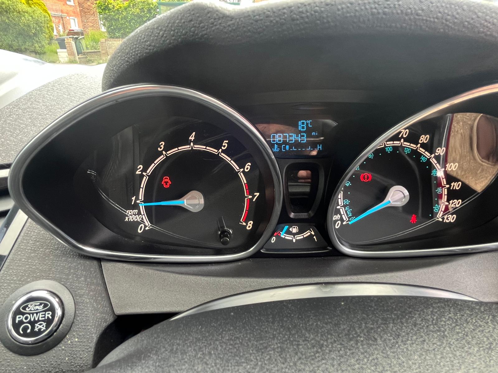 
								Ford Fiesta Titanium full									