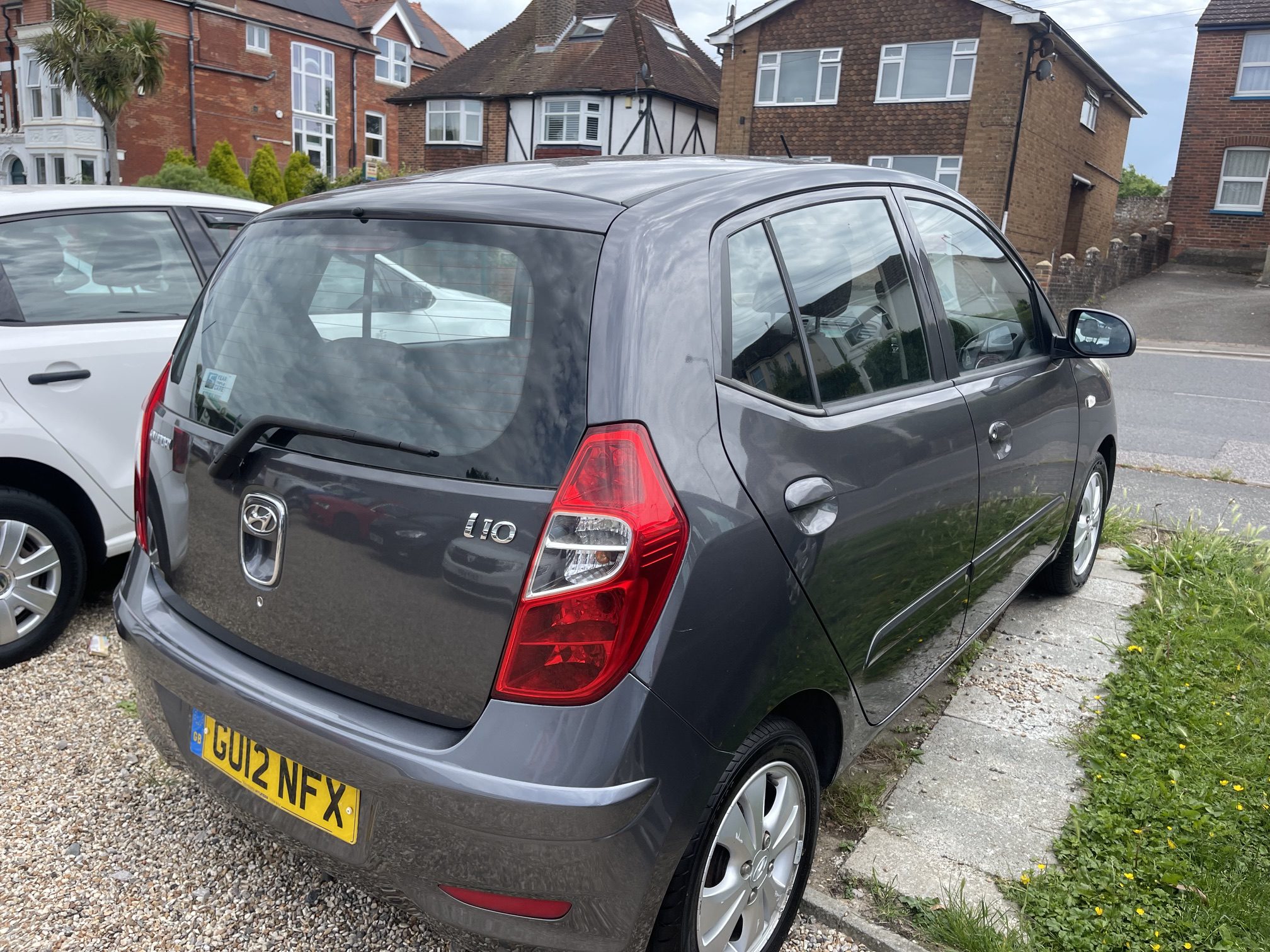 
								Hyundai I10 full									