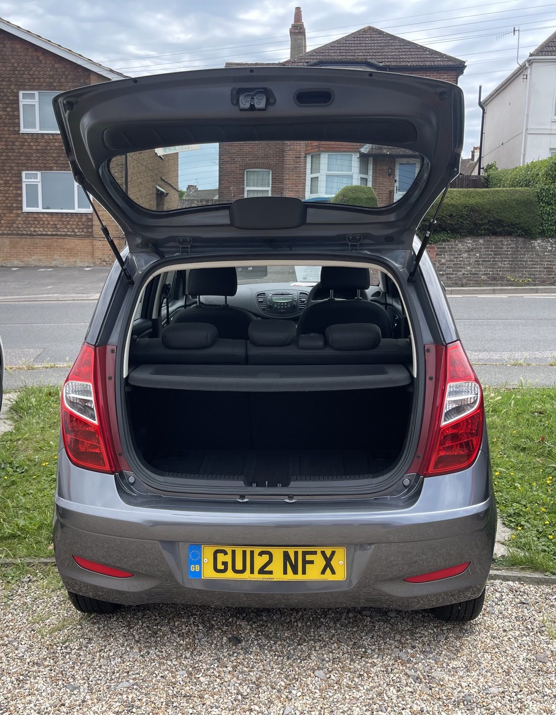 
								Hyundai I10 full									