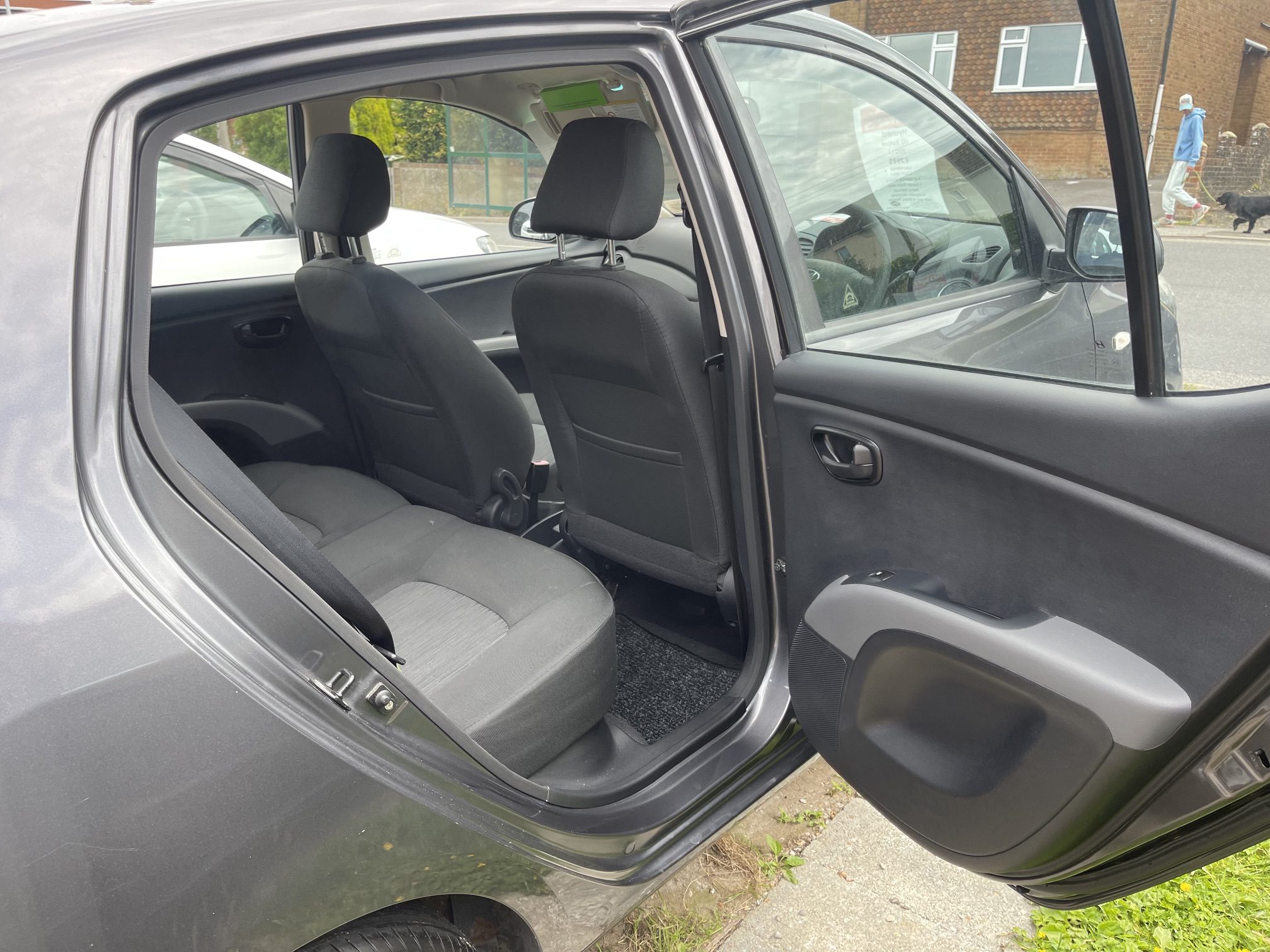 
								Hyundai I10 full									