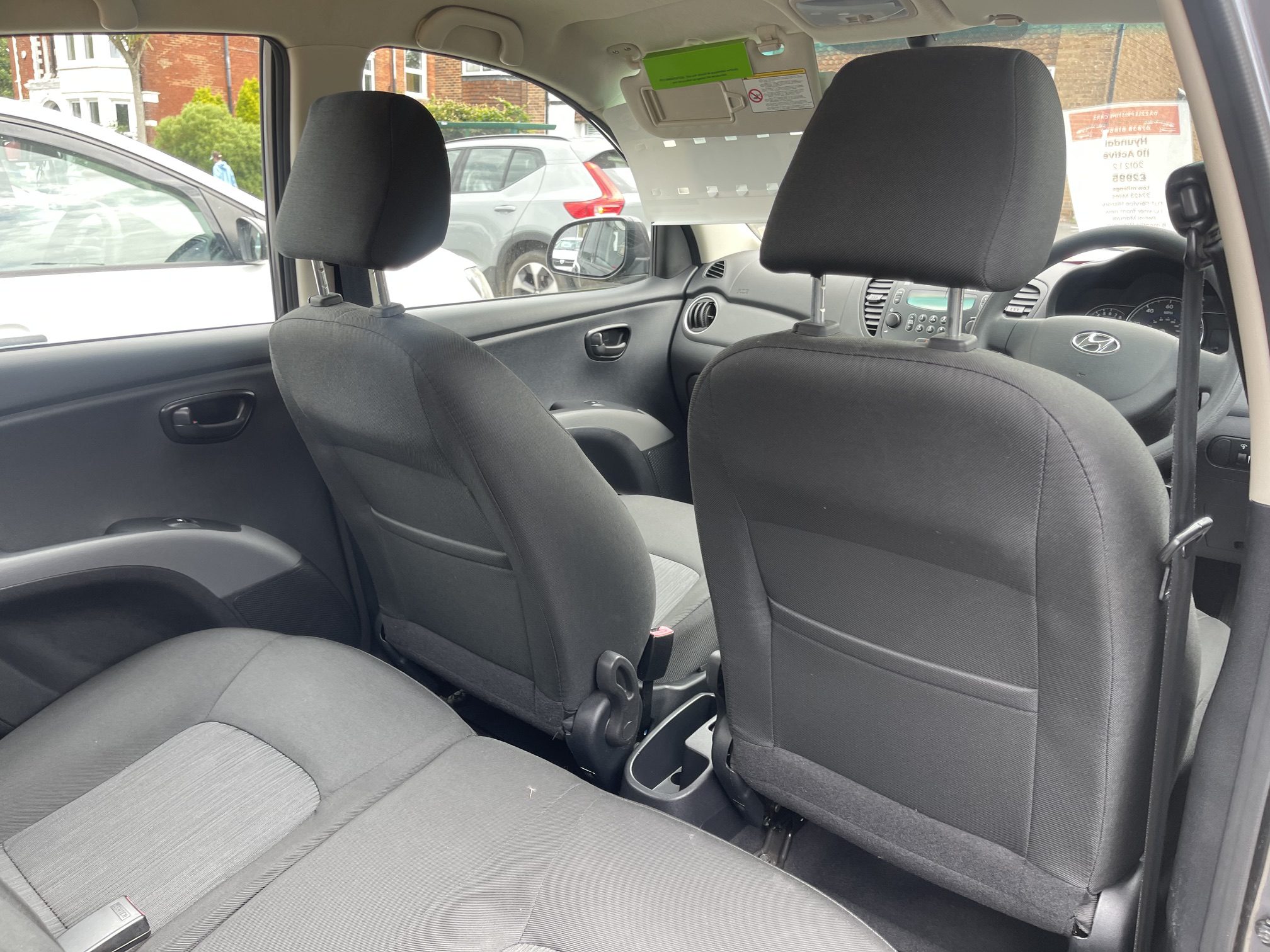 
								Hyundai I10 full									