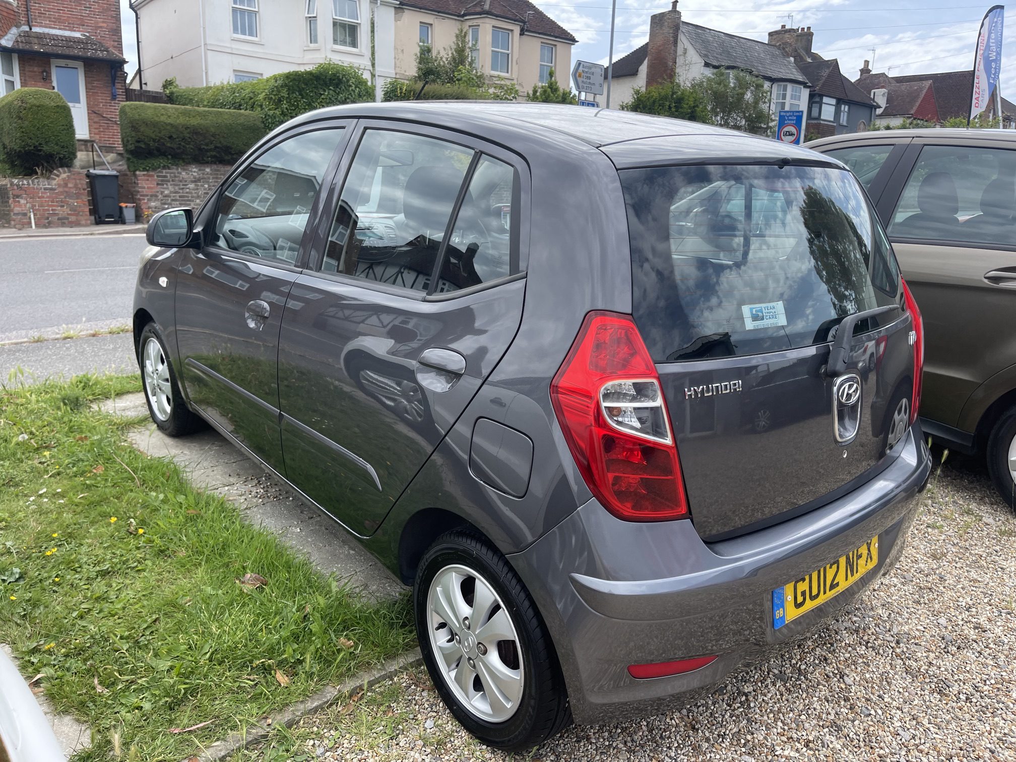 
								Hyundai I10 full									
