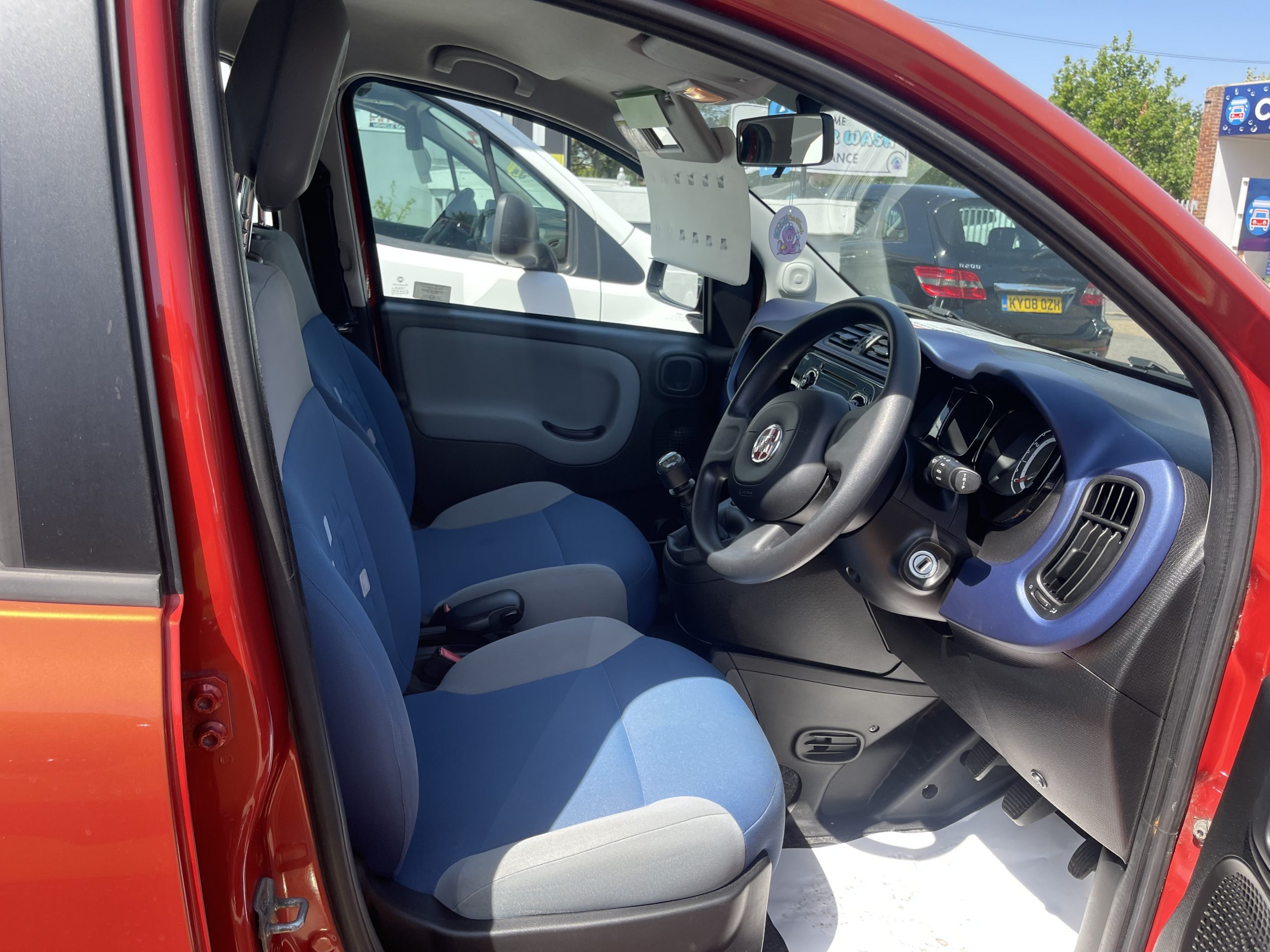 
								Fiat Panda Lounge full									