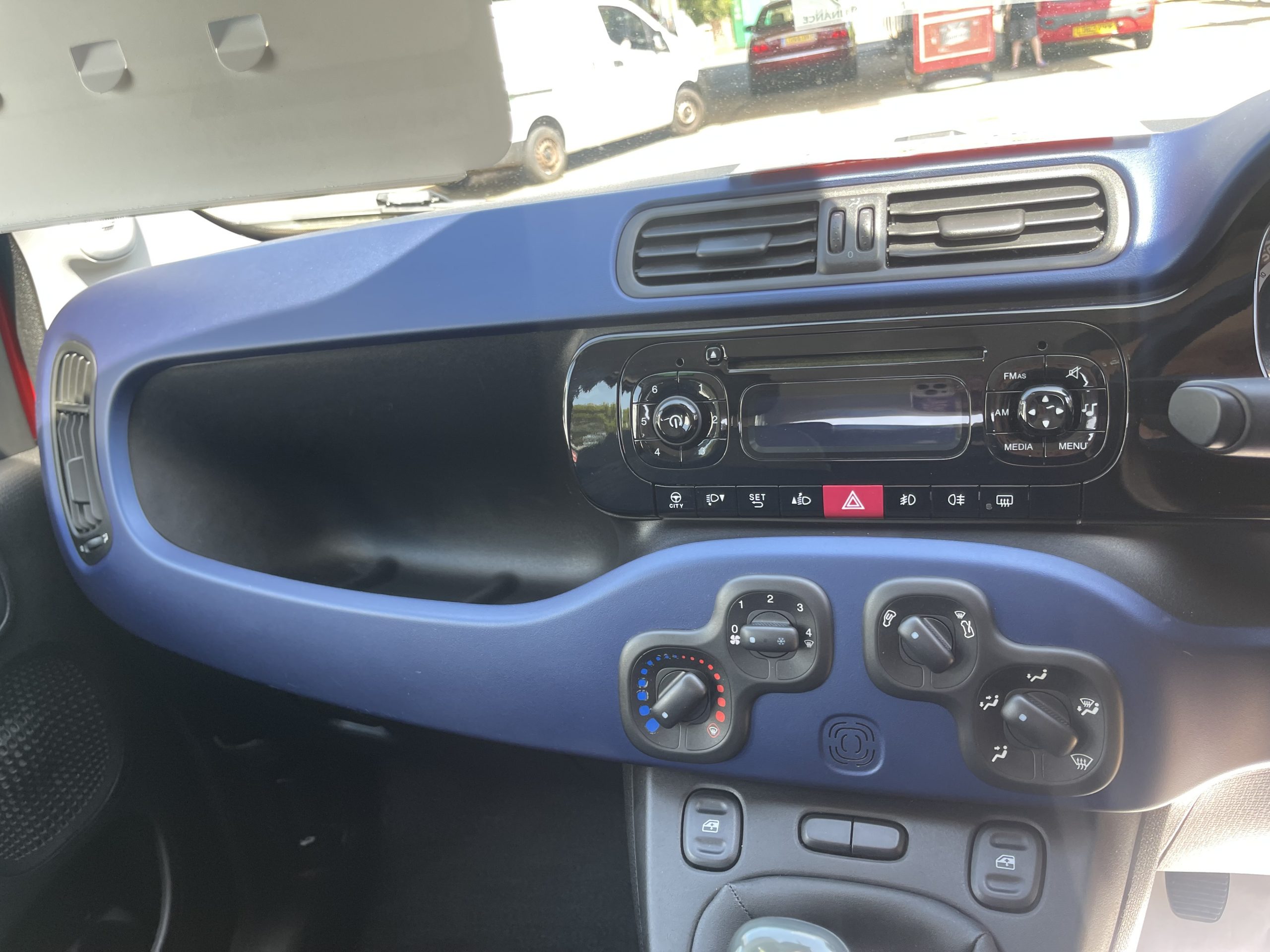 
								Fiat Panda Lounge full									