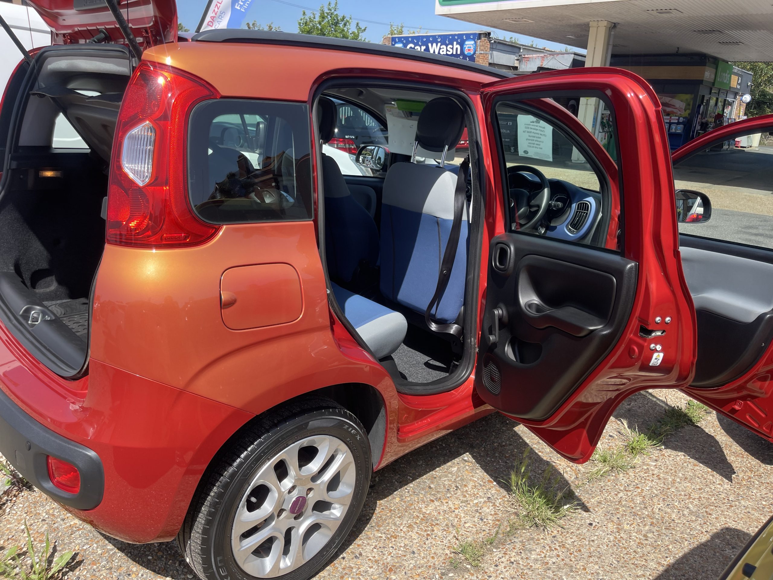 
								Fiat Panda Lounge full									