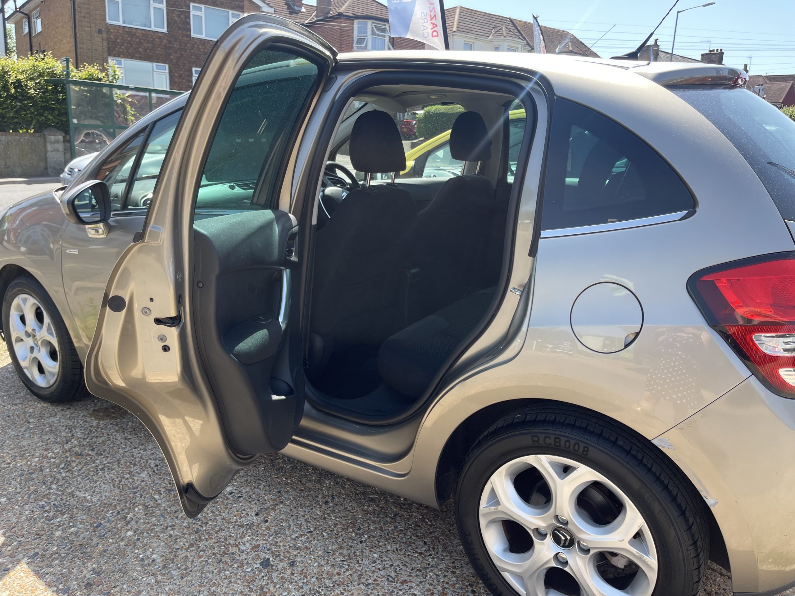 
								Citroen C3 full									