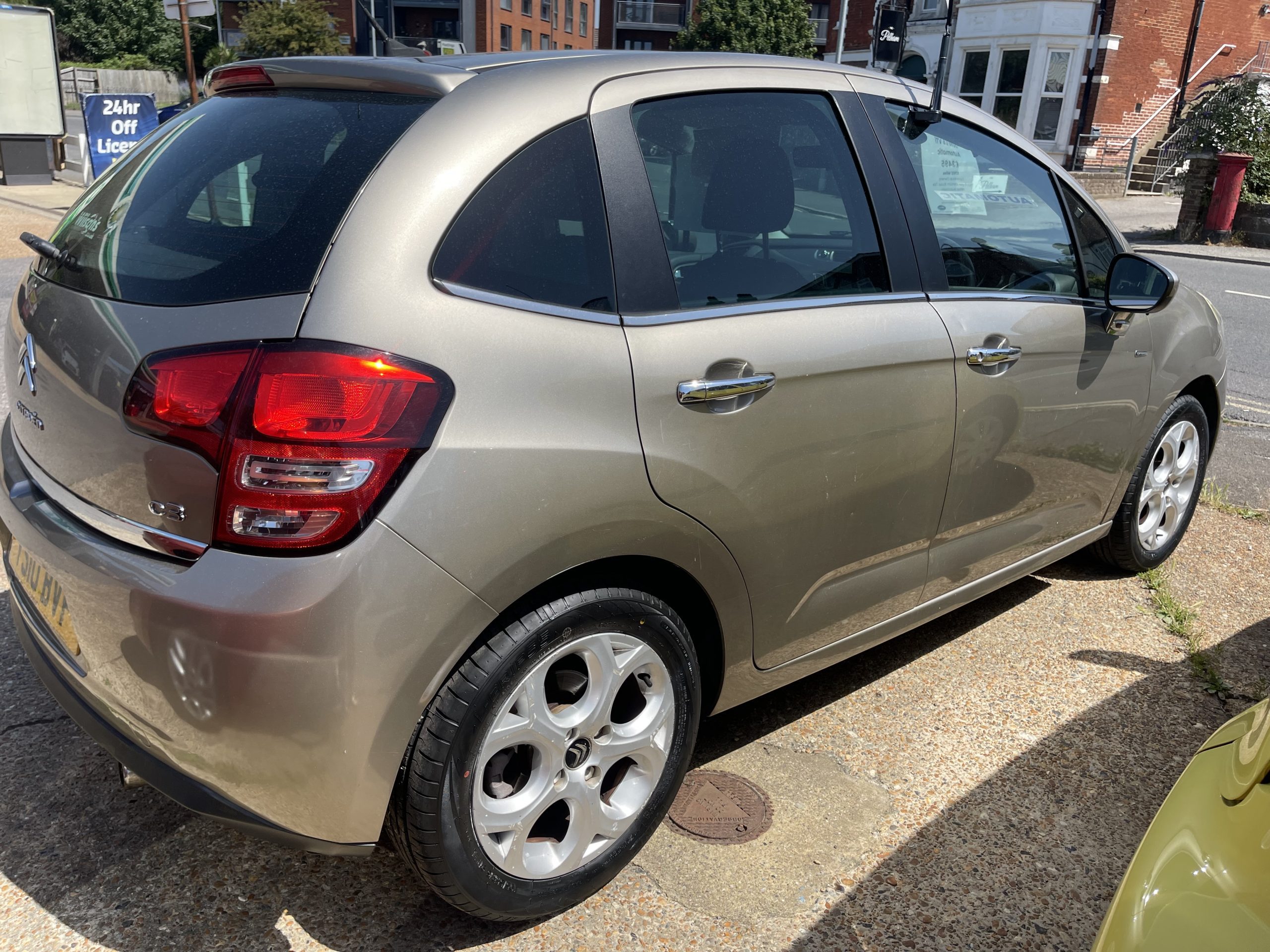 
								Citroen C3 full									