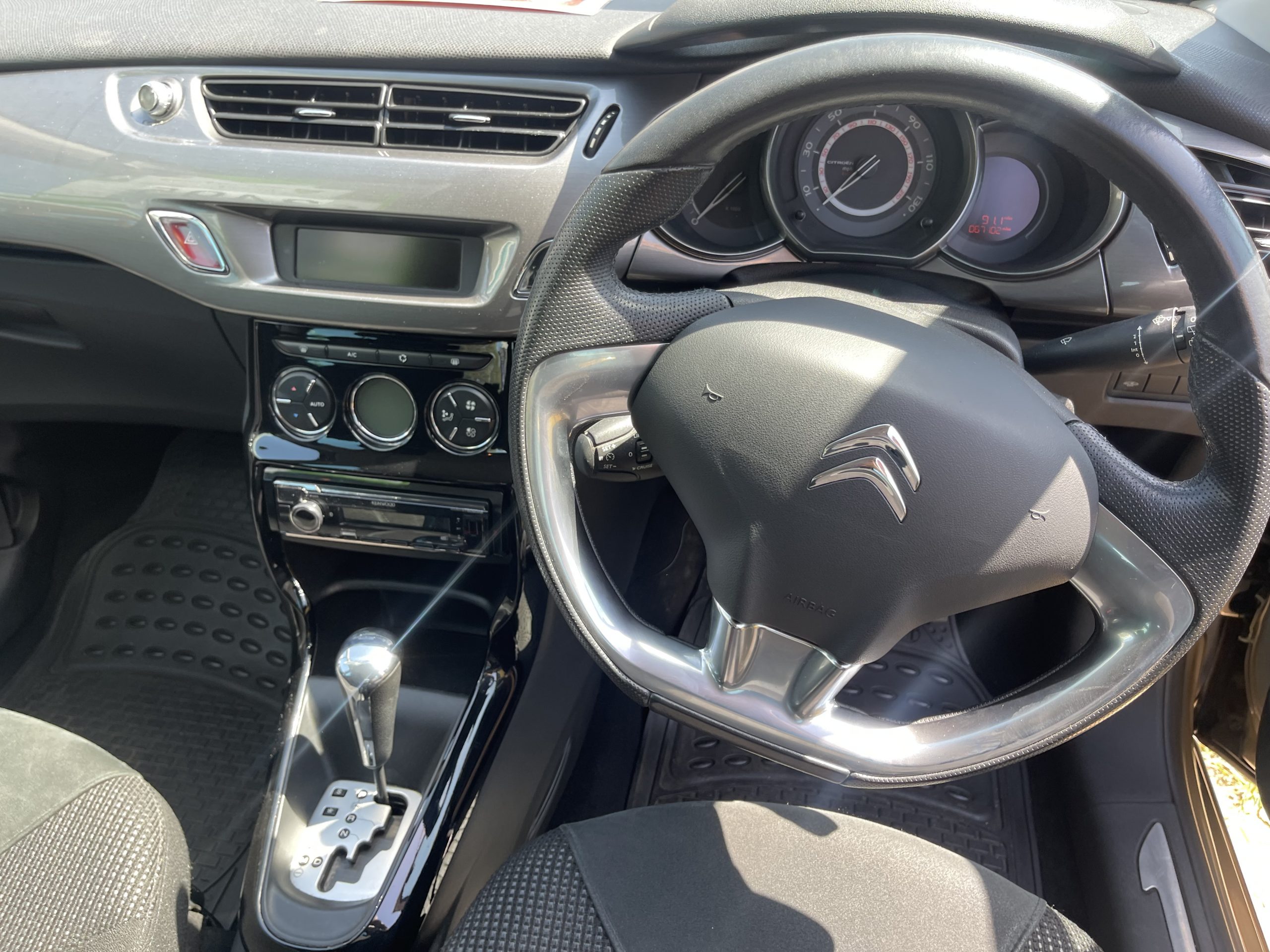 
								Citroen C3 full									