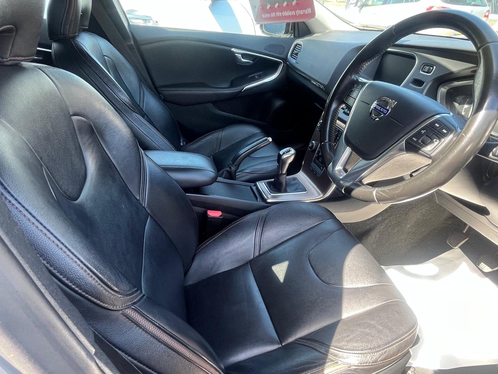 
								Volvo V40 Cross Country full									