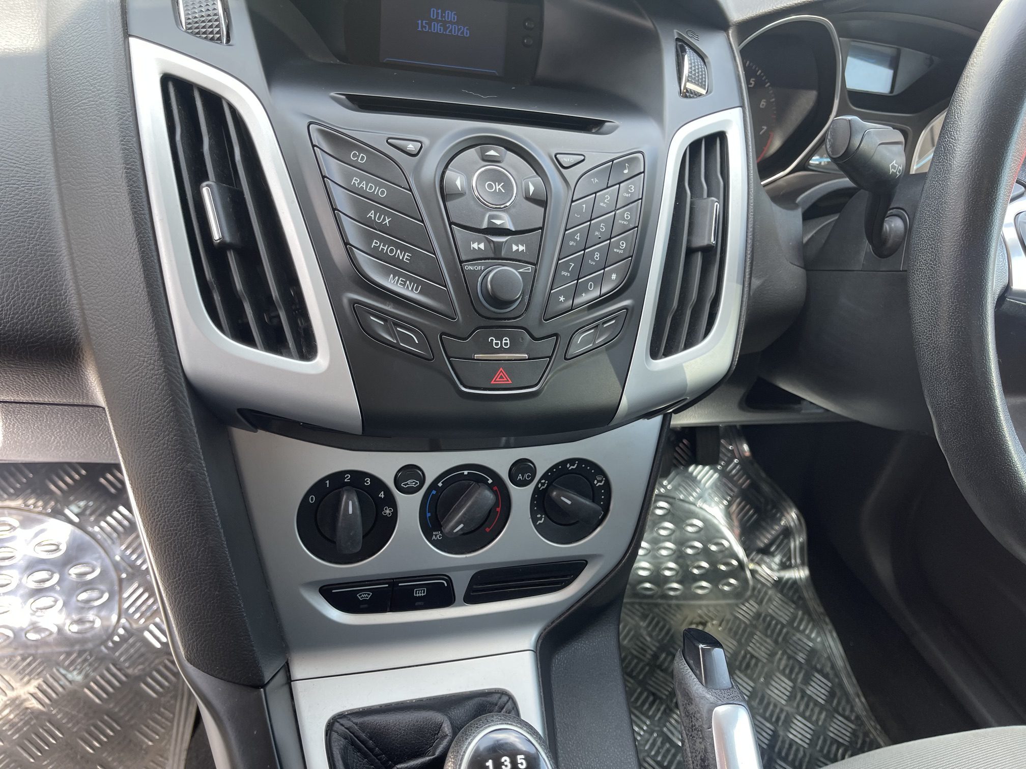 
								Ford Focus Zetec 1.6 full									