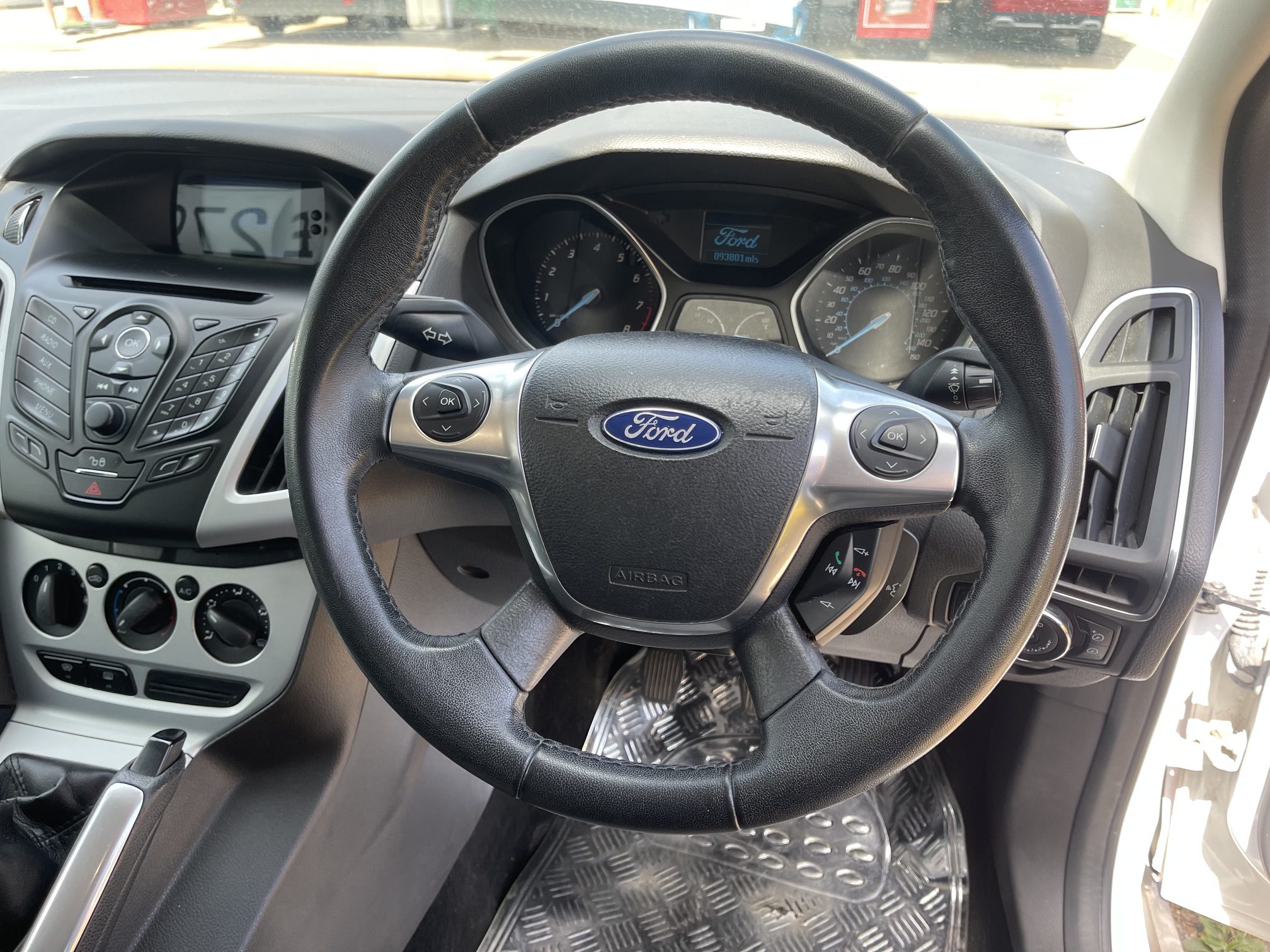 
								Ford Focus Zetec 1.6 full									