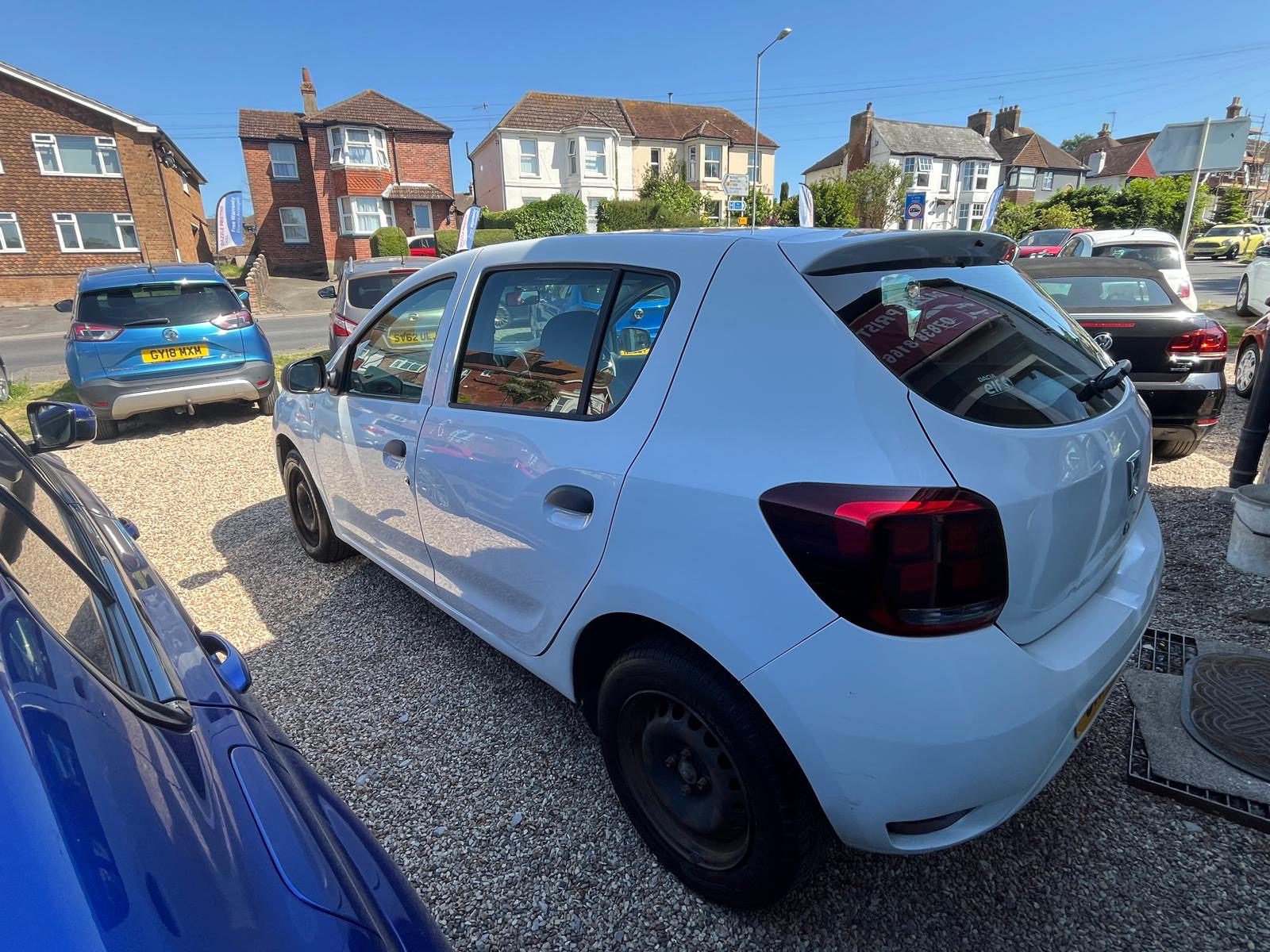 
								Dacia Sandero Ambience full									