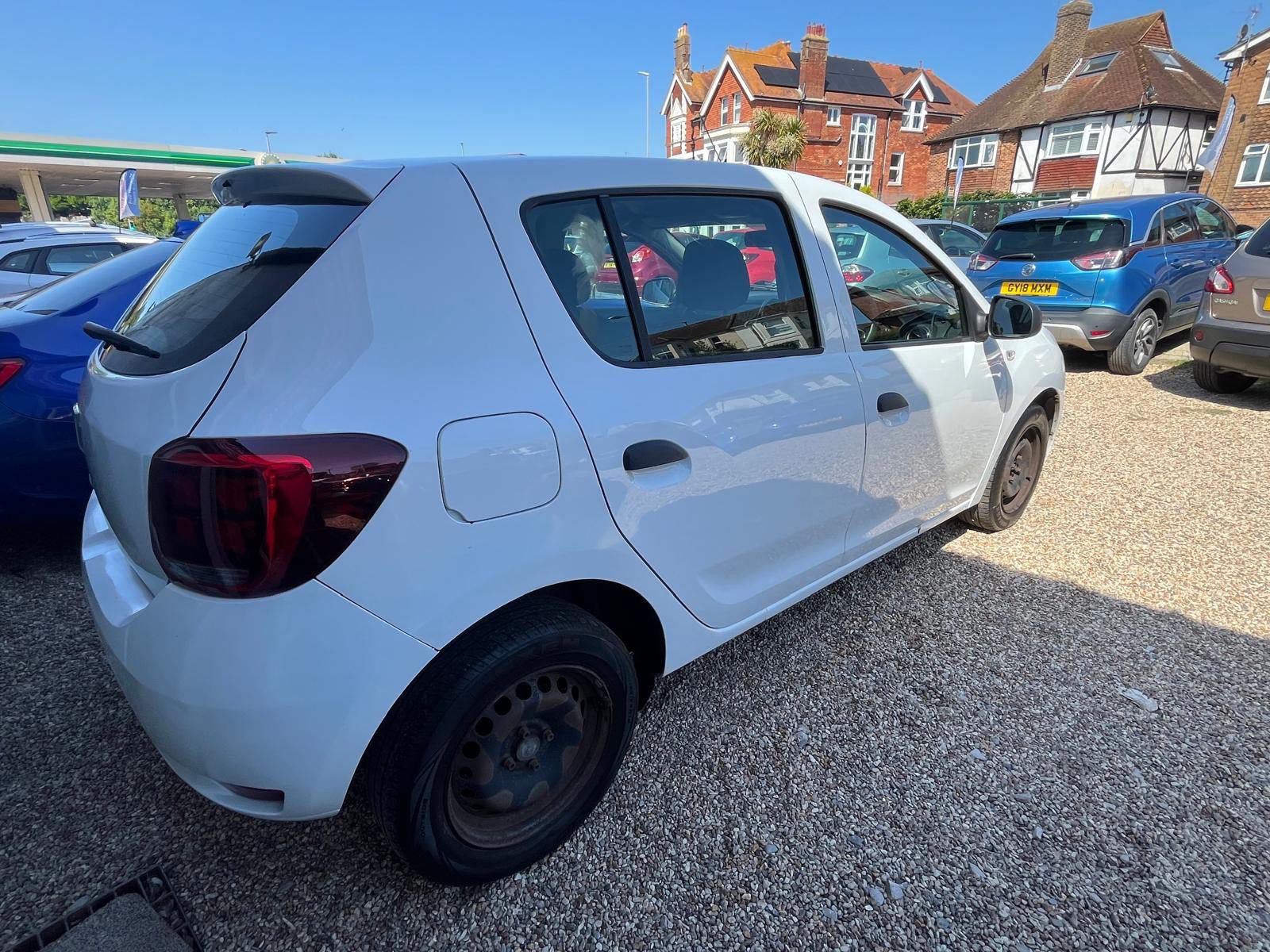 
								Dacia Sandero Ambience full									