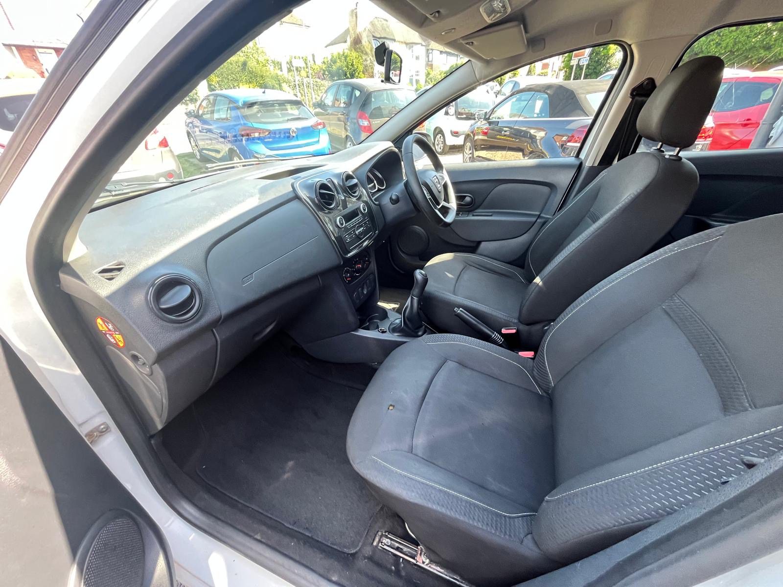 
								Dacia Sandero Ambience full									