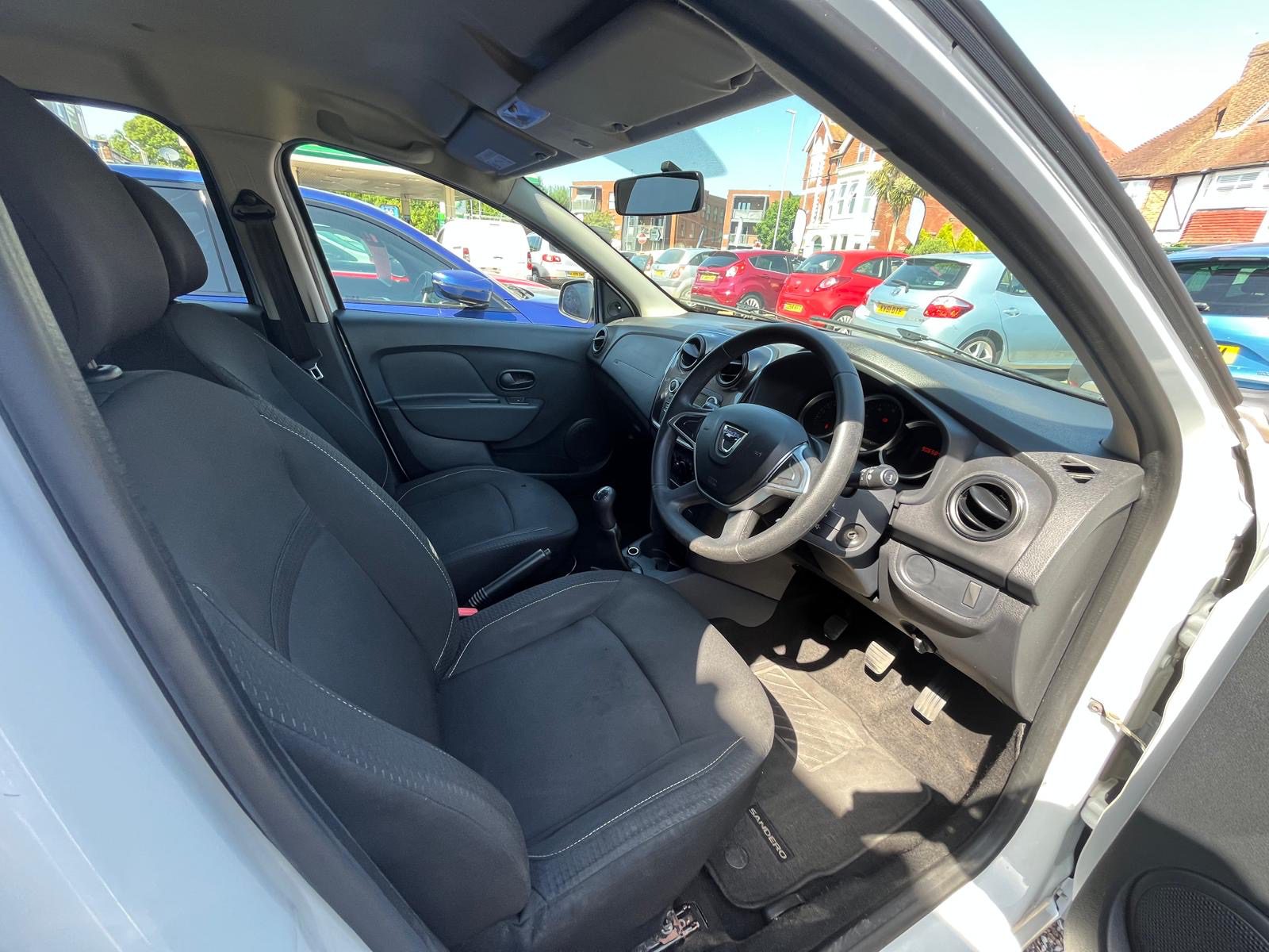 
								Dacia Sandero Ambience full									