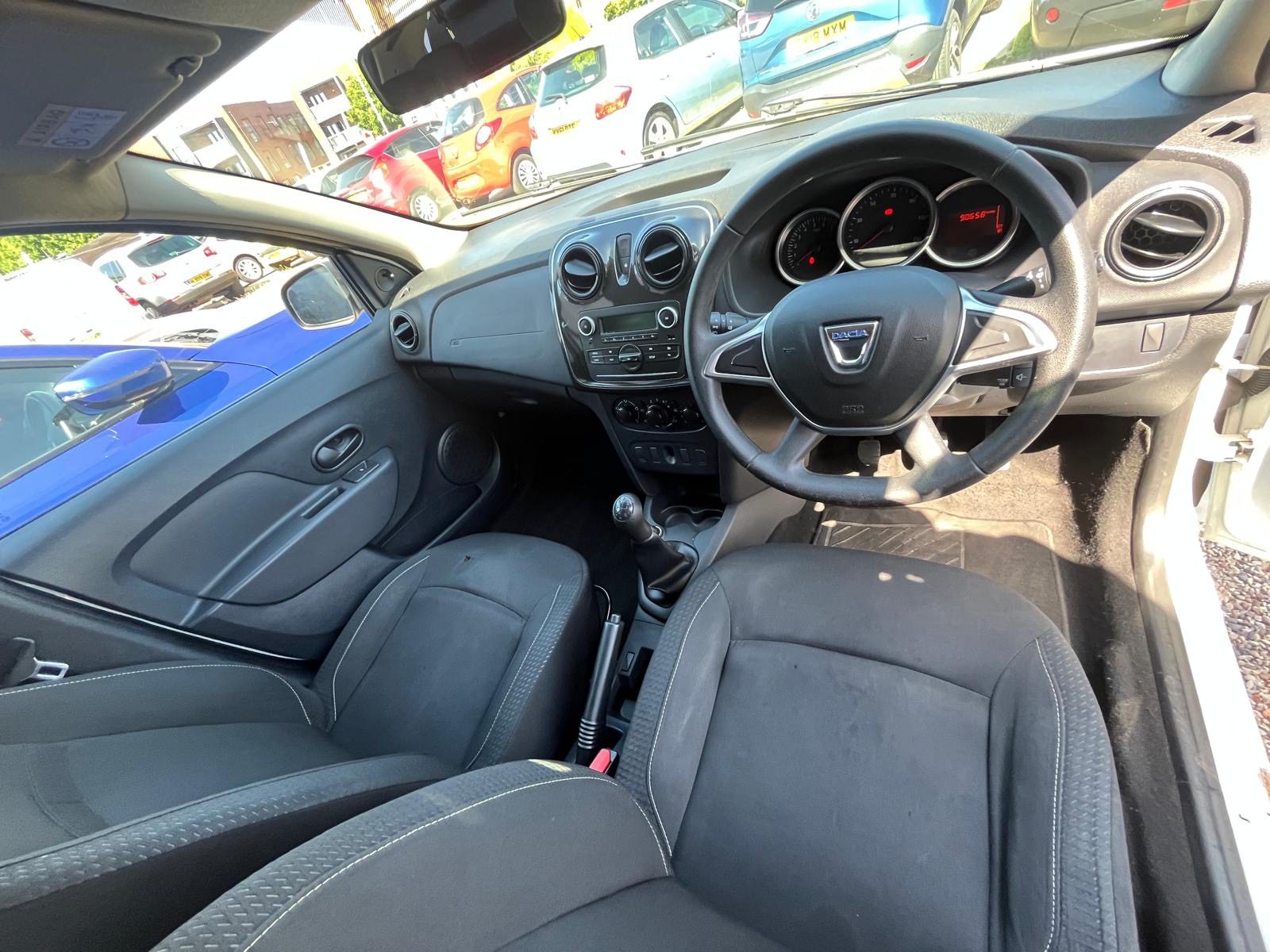
								Dacia Sandero Ambience full									