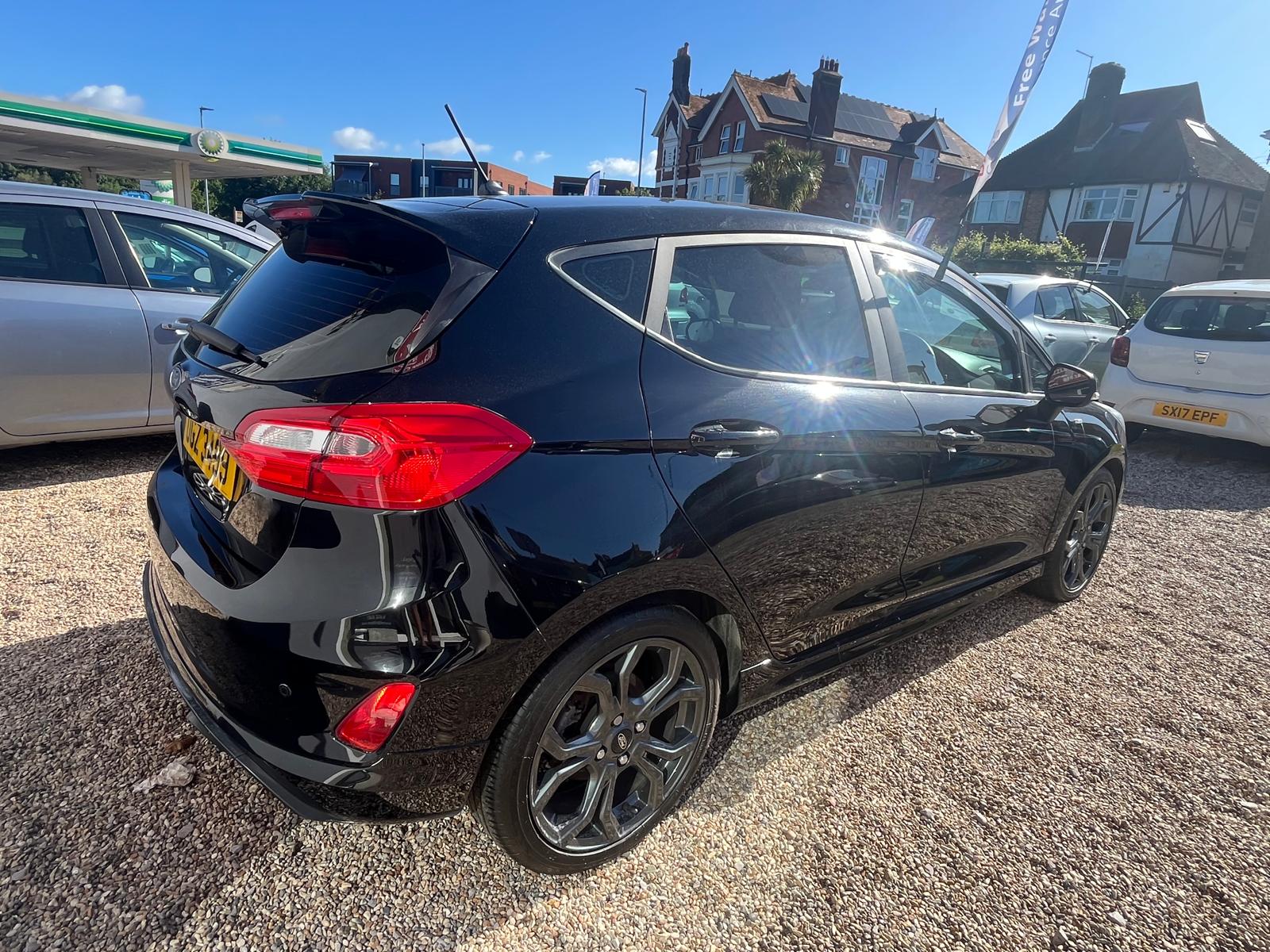 
								Ford Fiesta 1.0T EcoBoost GPF ST-Line Hatchback full									