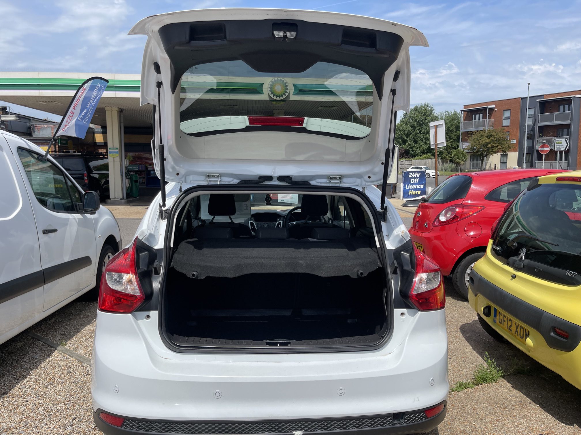 
								Ford Focus Zetec 1.6 full									