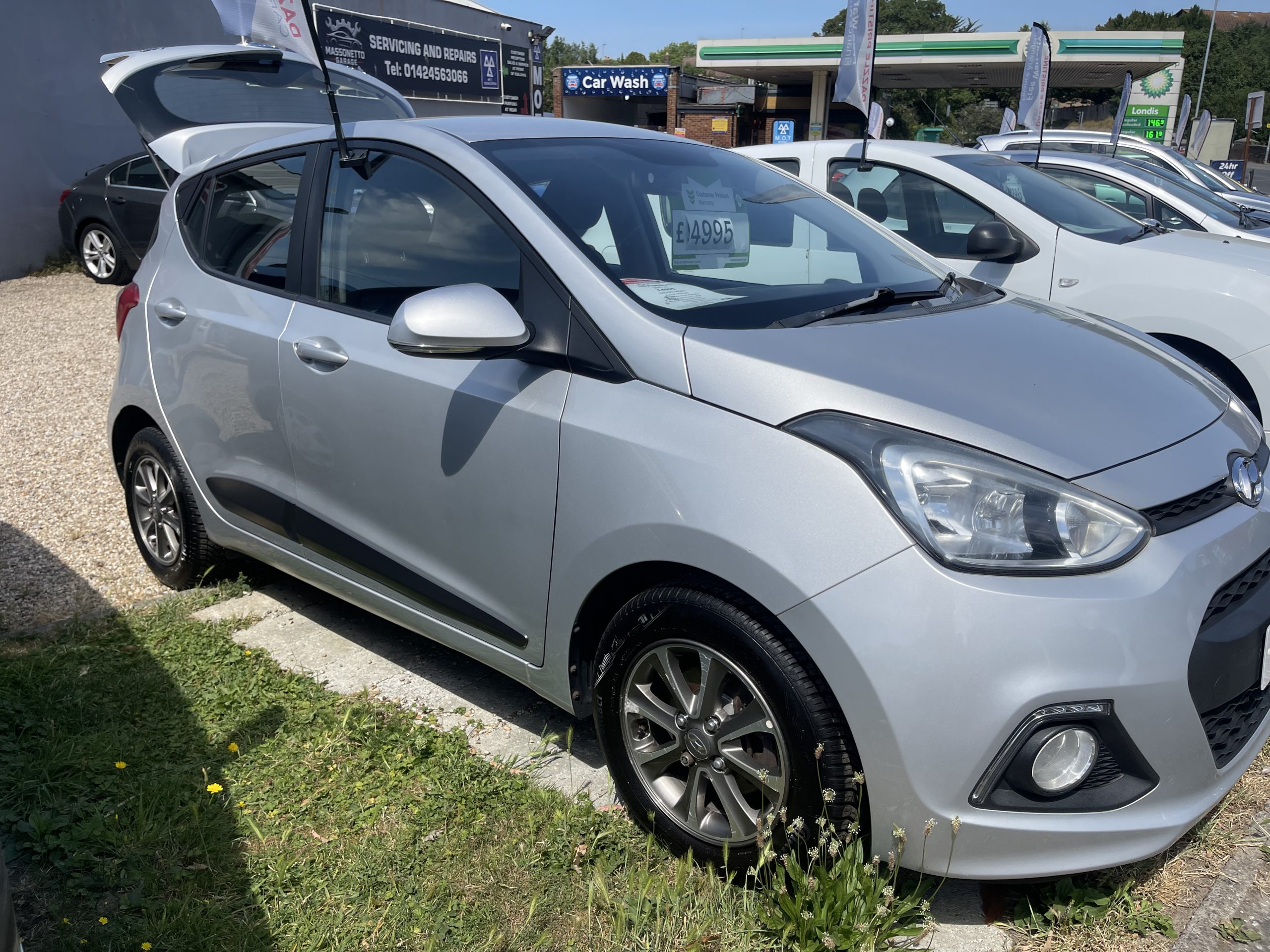 
								Hyundai I10 full									