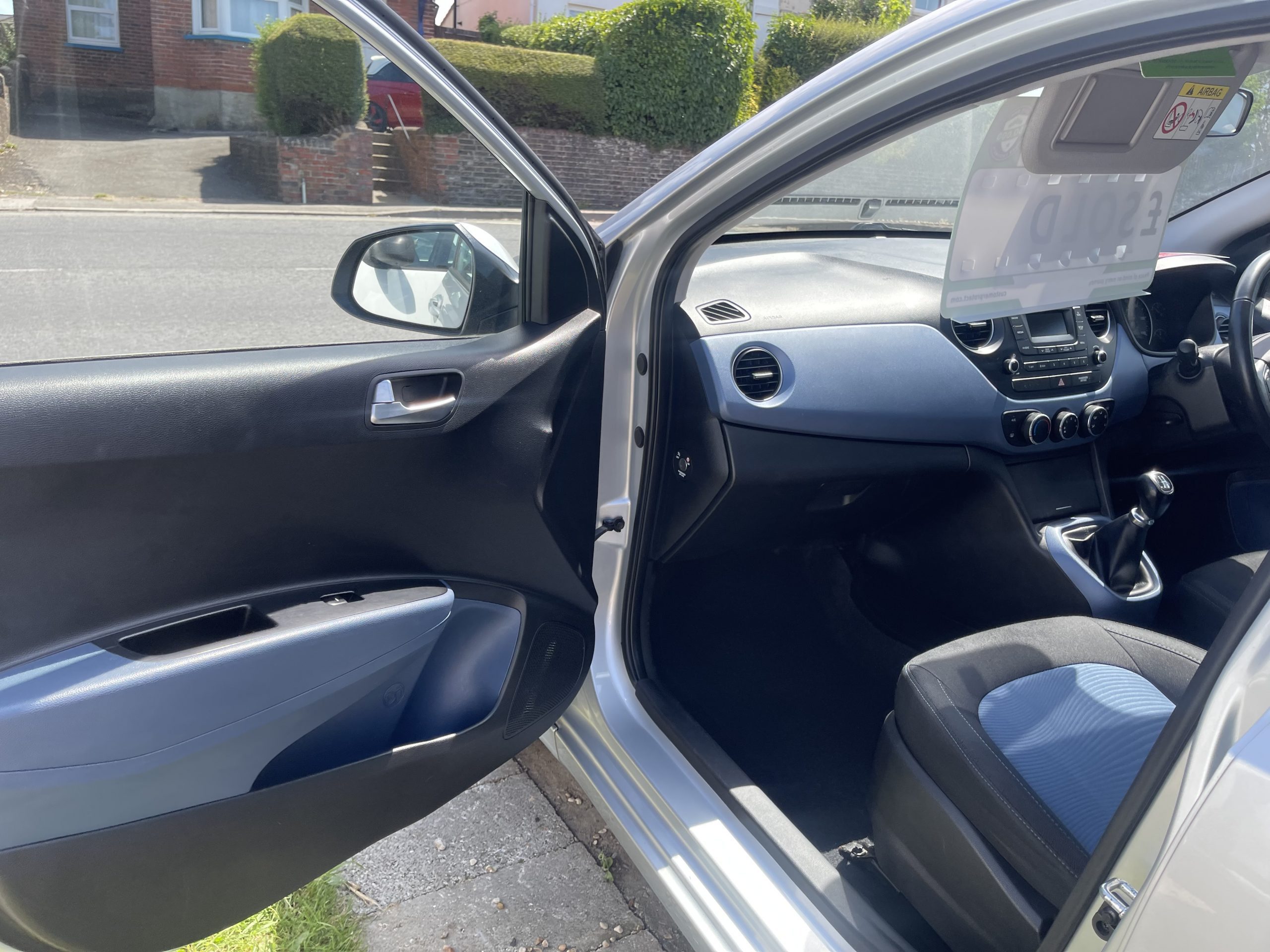 
								Hyundai I10 full									