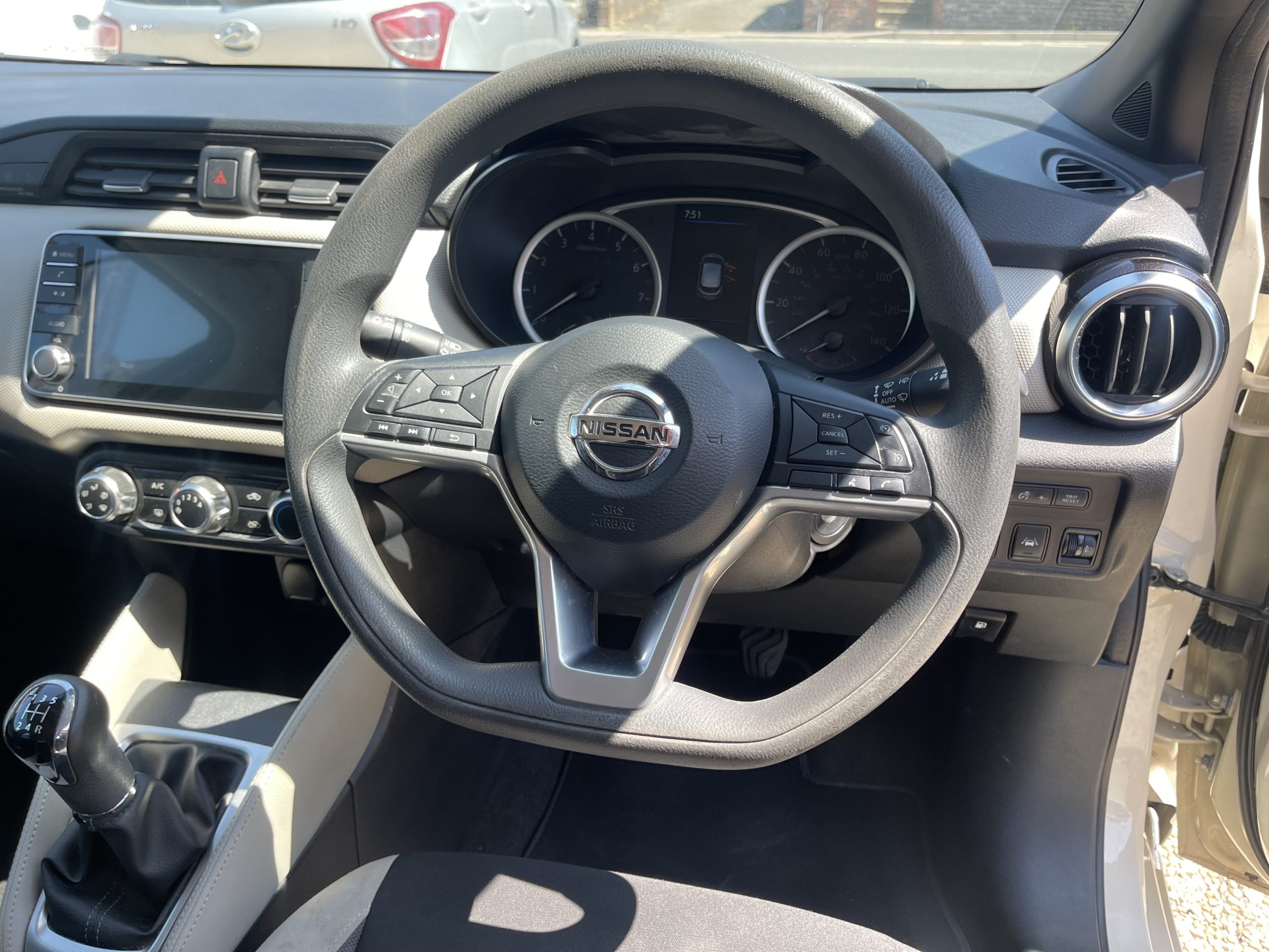 
								Nissan Micra Ig Acenta full									