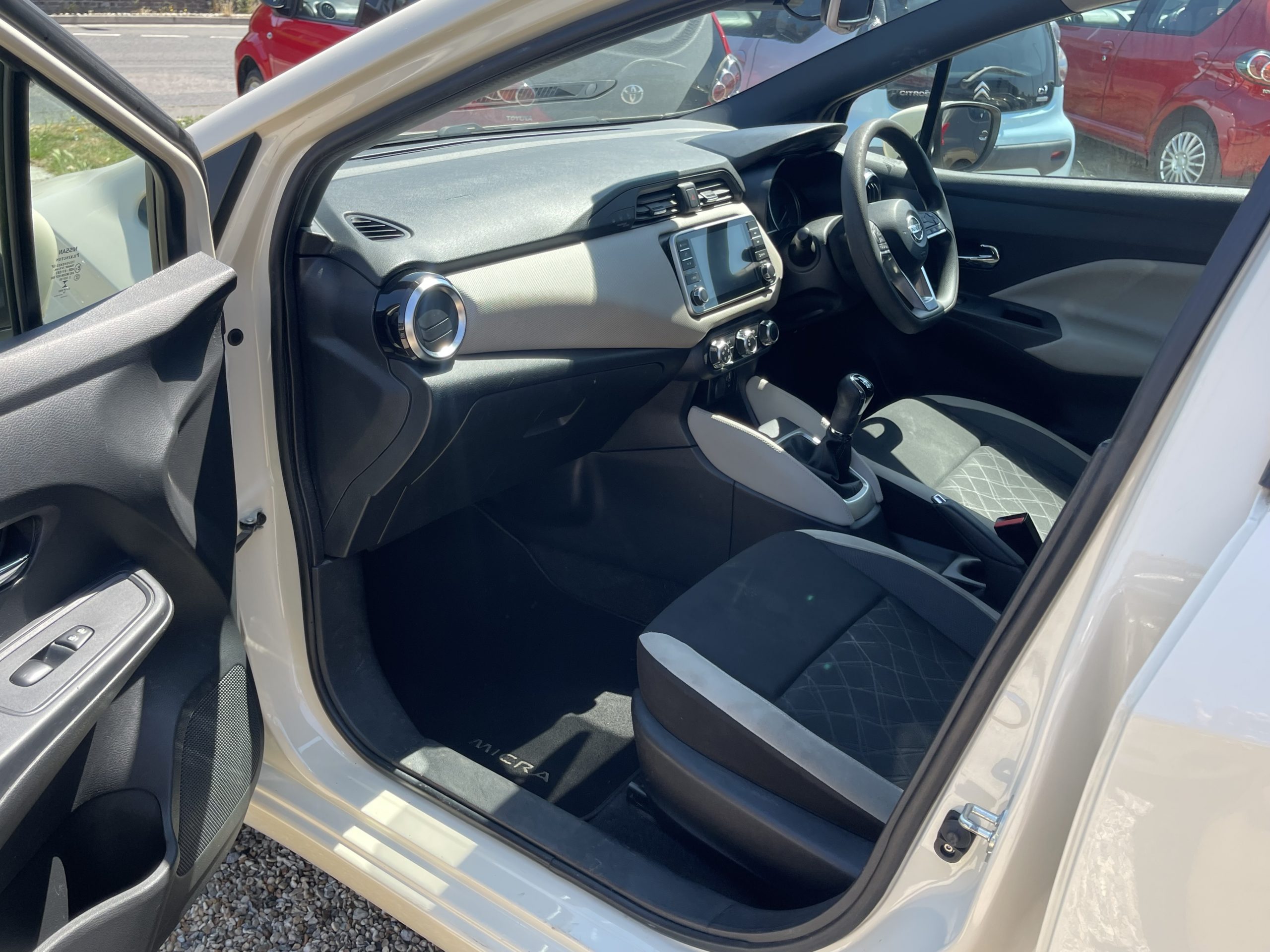 
								Nissan Micra Ig Acenta full									
