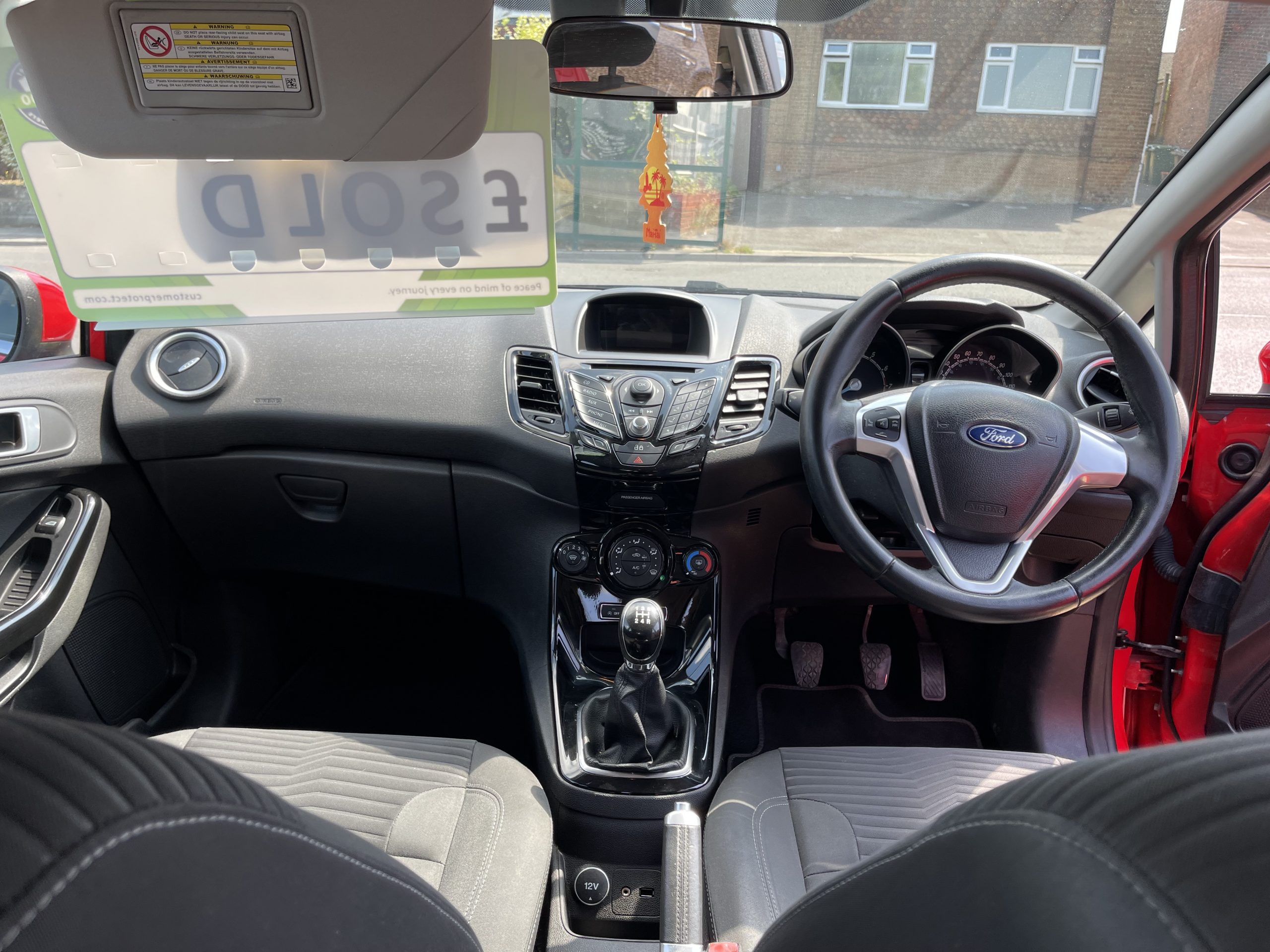
								Ford Fiesta Zetec Ecoboost 1.0 full									