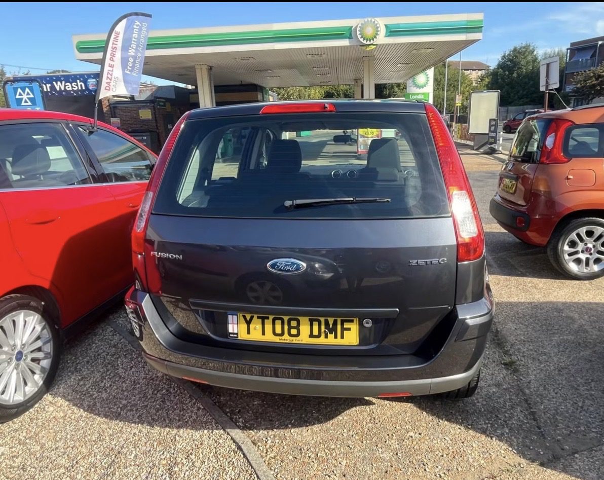 
								Ford Fusion1.6 Zetec Climate Automatic full									