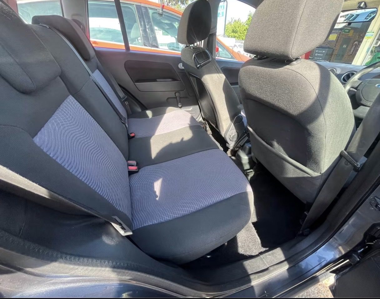 
								Ford Fusion1.6 Zetec Climate Automatic full									