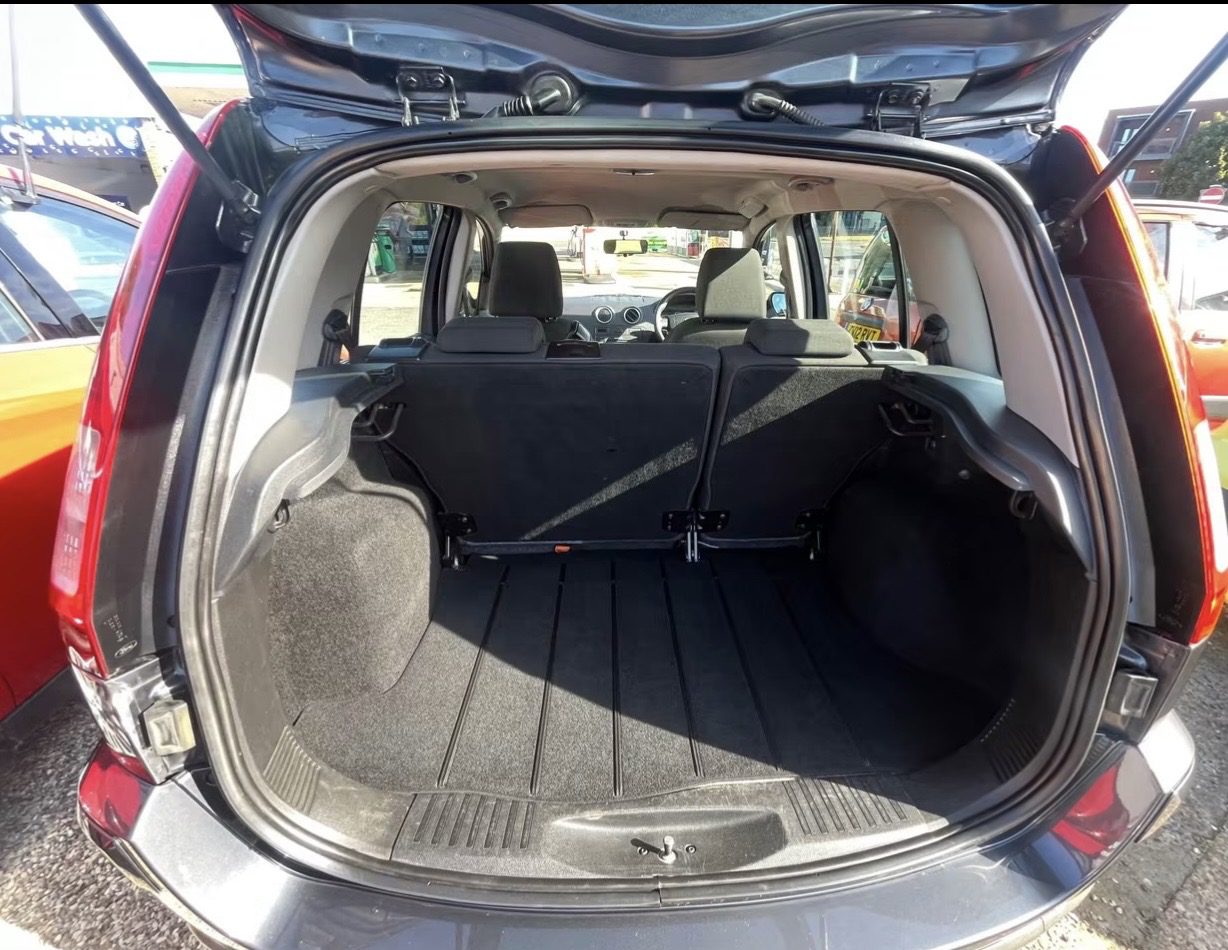 
								Ford Fusion1.6 Zetec Climate Automatic full									