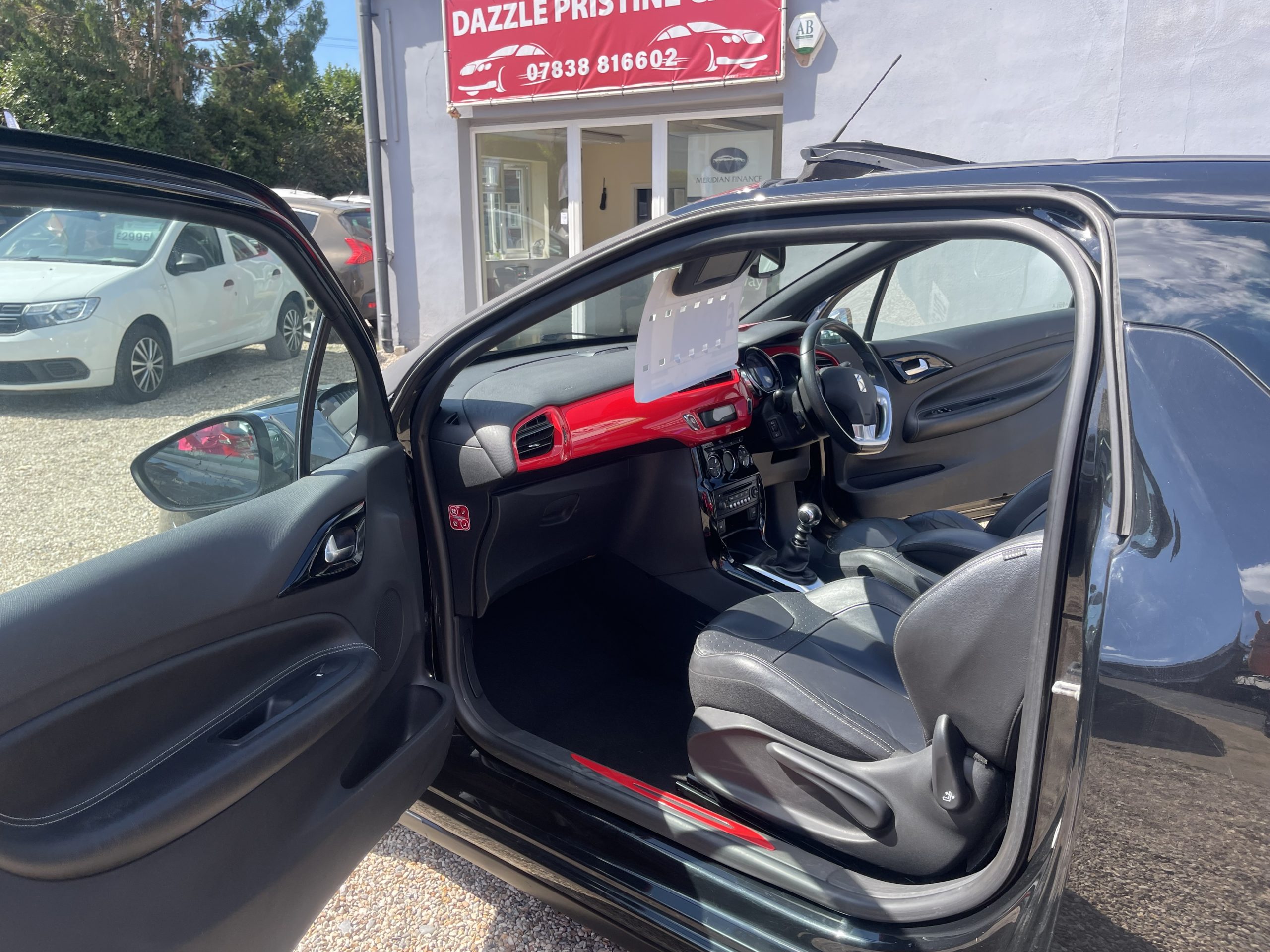 
								Citroen DS3 Cabrio DSport Plus full									