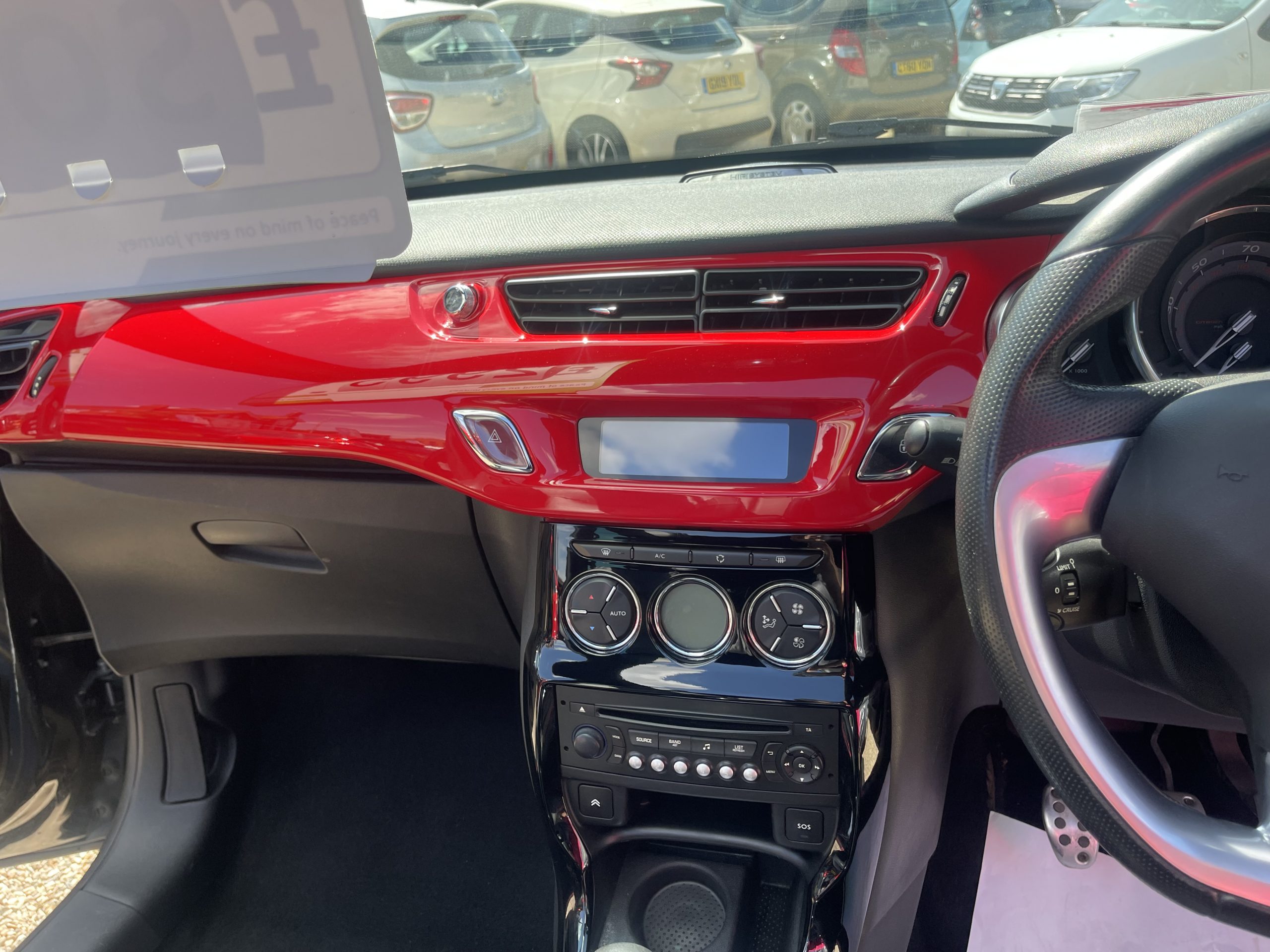 
								Citroen DS3 Cabrio DSport Plus full									