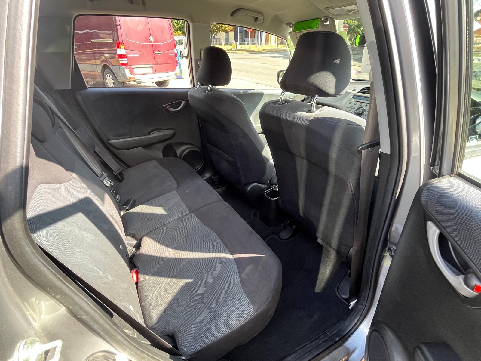 
								Honda Jazz I-Vtec 1.4 full									