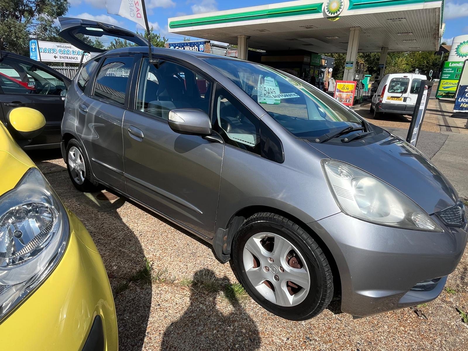
								Honda Jazz I-Vtec 1.4 full									